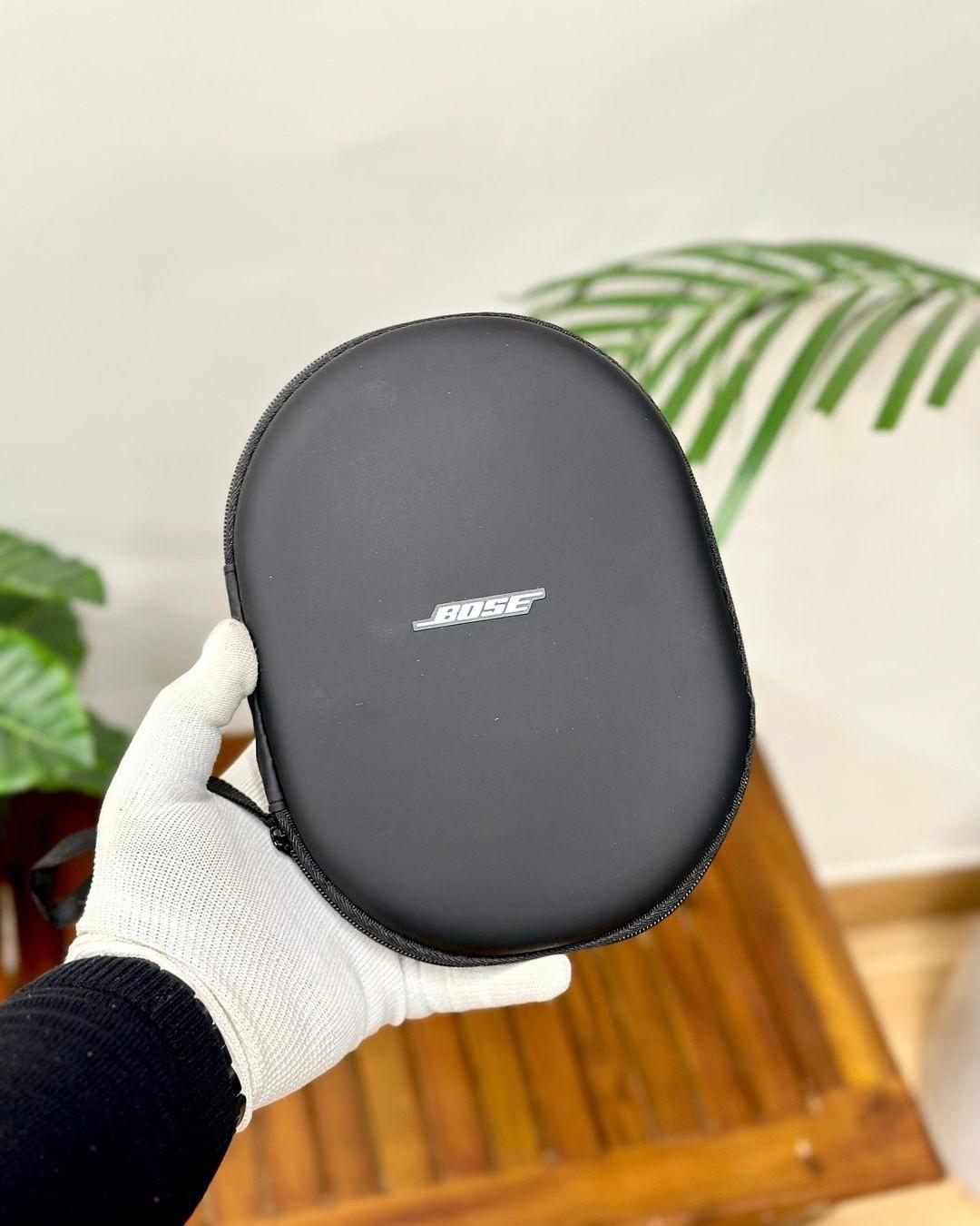 BOSE. QUIET COMFORT ULTRA WIRELESS HEADPHONE. FIRST QUALITY. GOOD SOUNDS. WITH CARRY BAG ( Pack of 1)
