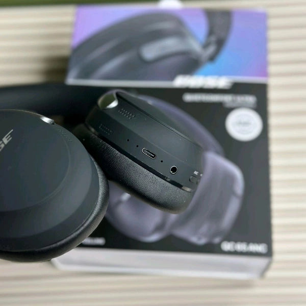 BOSE. QUIET COMFORT ULTRA WIRELESS HEADPHONE. FIRST QUALITY. GOOD SOUNDS. WITH CARRY BAG ( Pack of 1)
