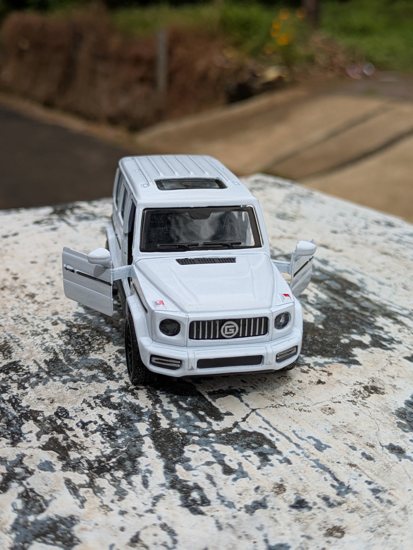 Hot Wheels/Die Cast BENZ G-WAGEN Model Metal And Plast