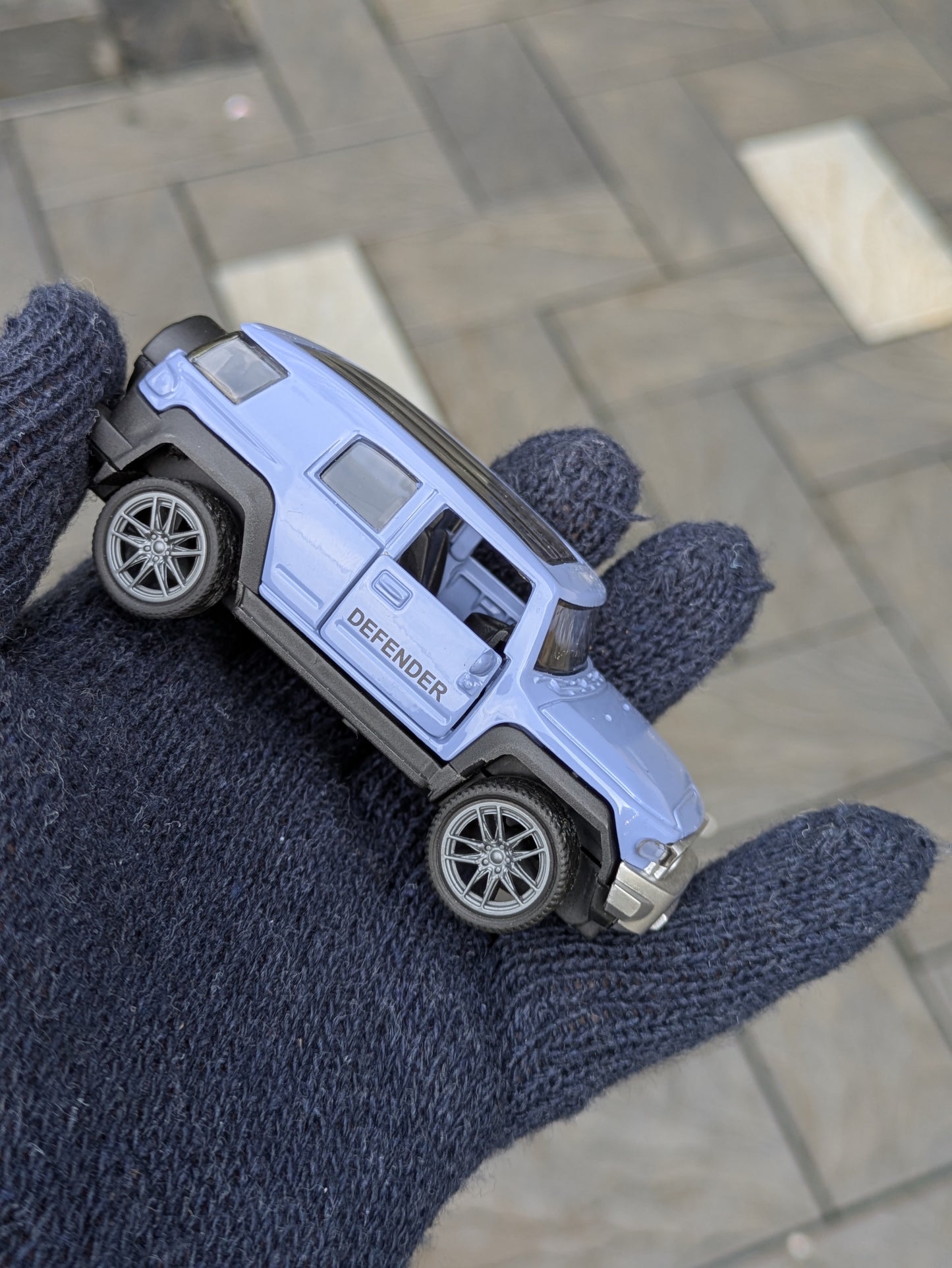Hot Wheels/Die Cast Diffender Model Metal And Plastic Mix Body ( Blue )