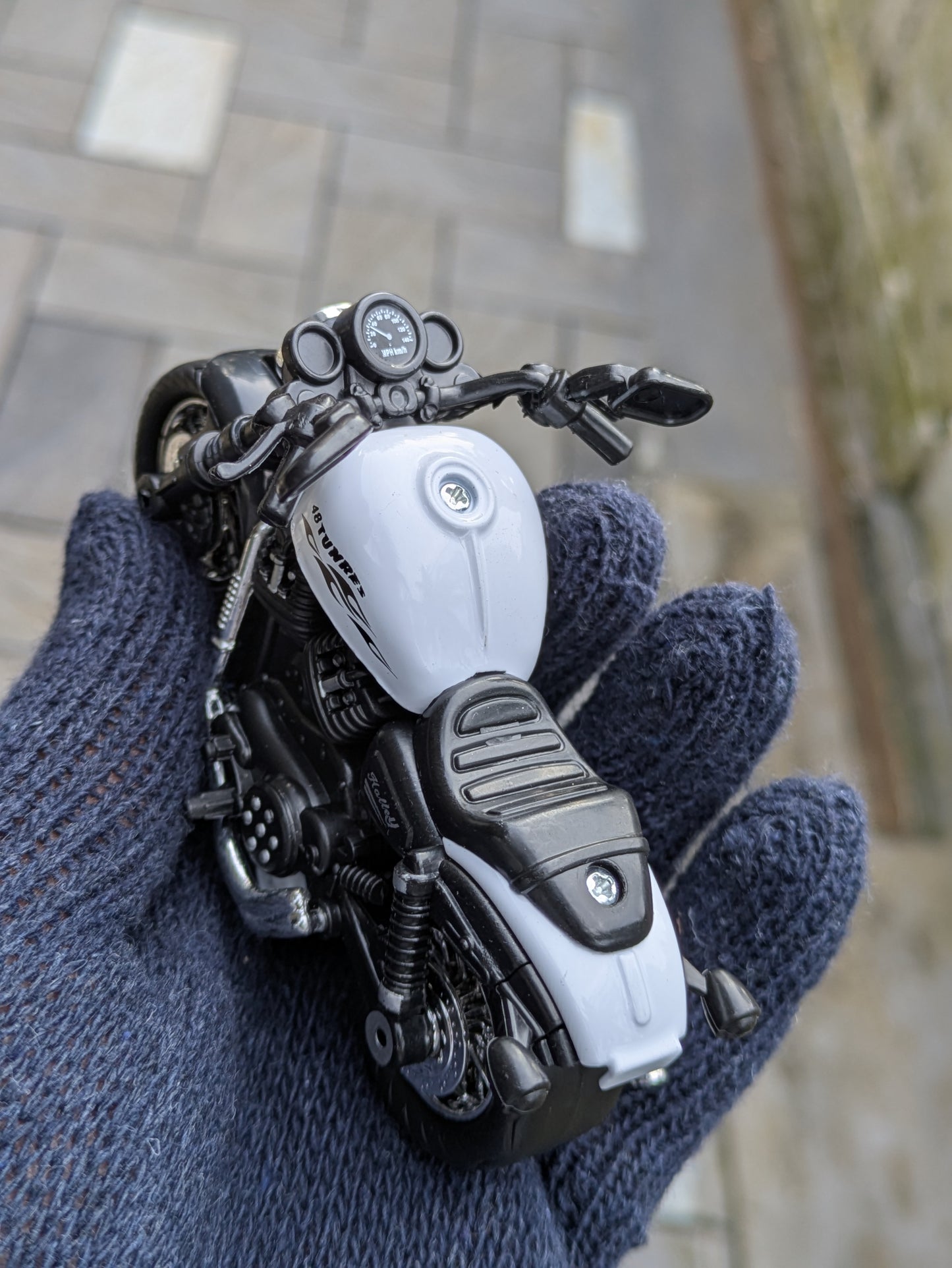 Die-cast Metal Bikes (pack of 1 White )