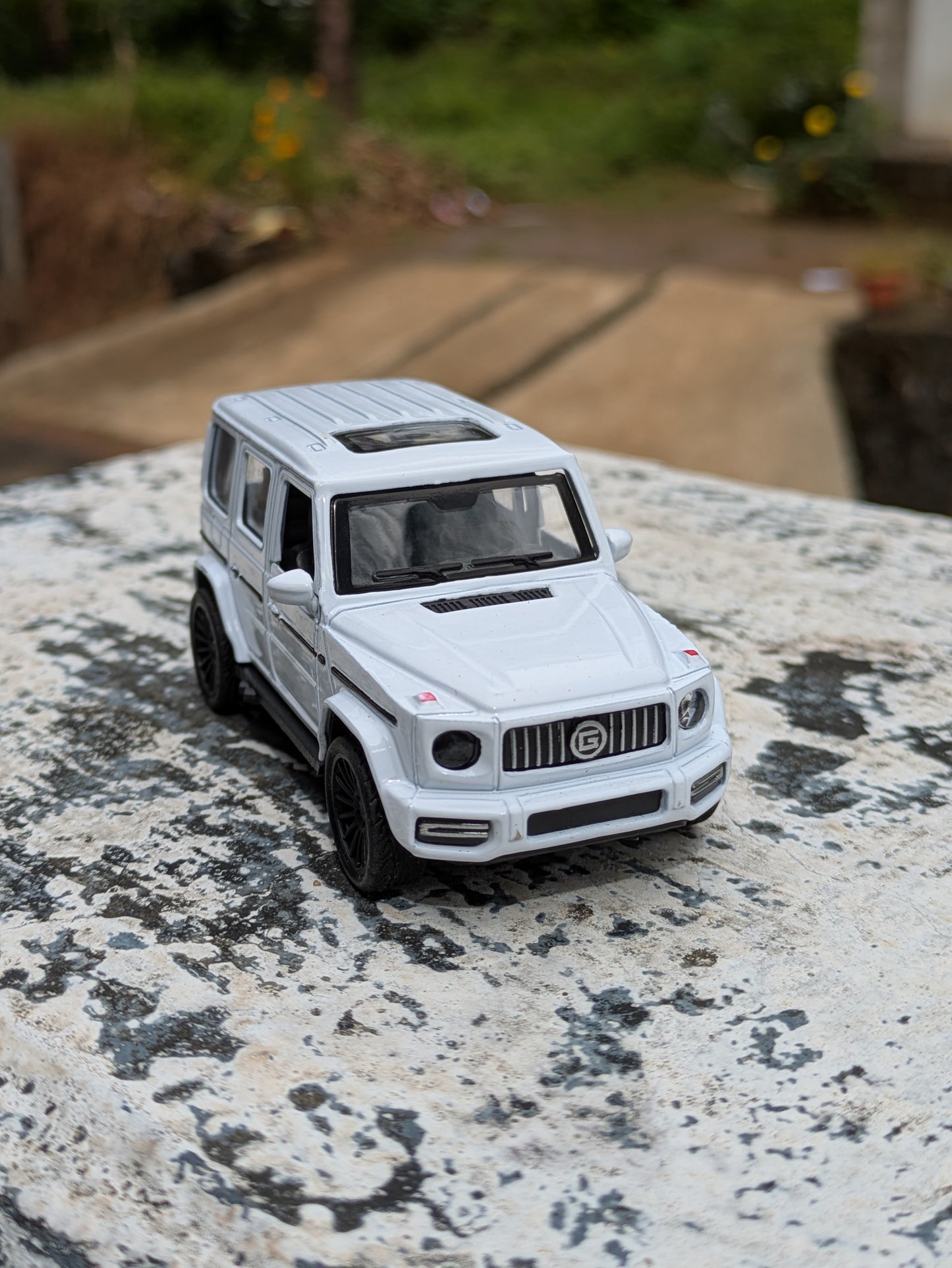 Hot Wheels/Die Cast BENZ G-WAGEN Model Metal And Plast