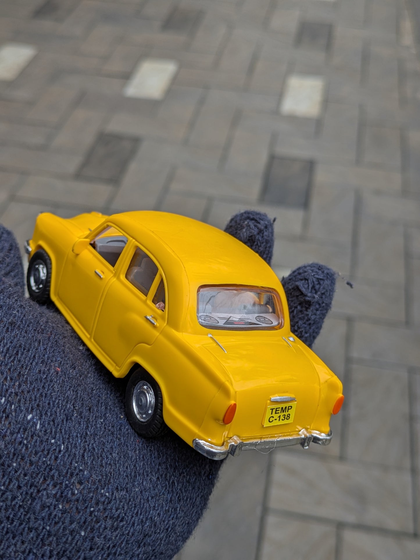 Die-cast Model Ambassador Hard Plastic Body Door Openable