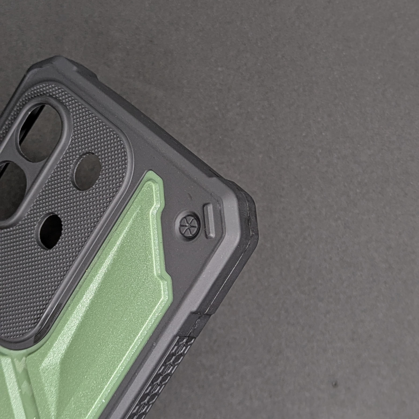 UAG HARD CASE FOR VIVO T4X 5G/IQOO Z10X/VIVO Y300T