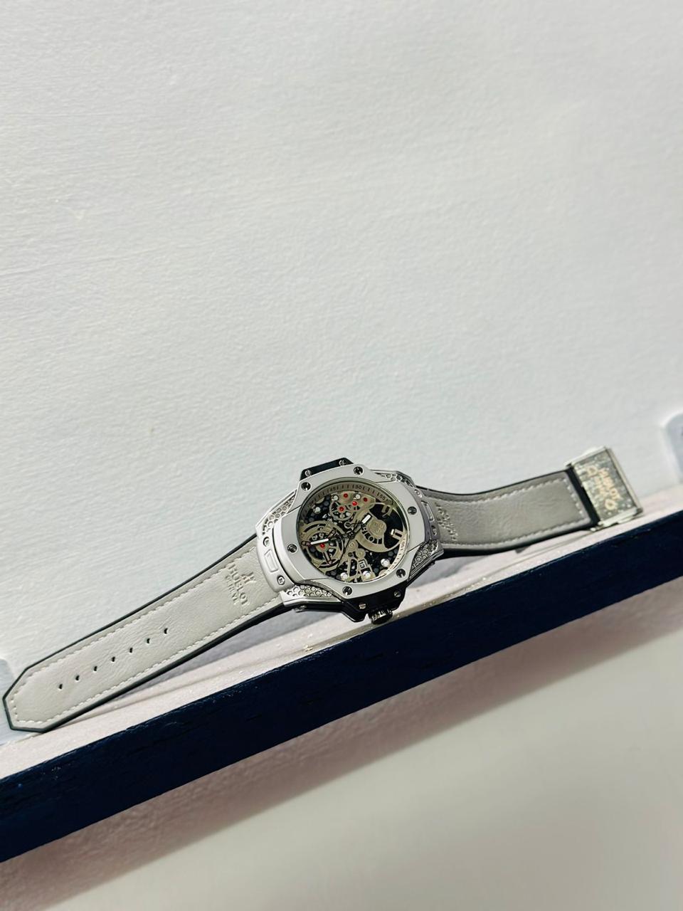 HUBLOT 7AAA QUALITY ANALOGUE WATCH FOR MEN ( PACK OF 1)