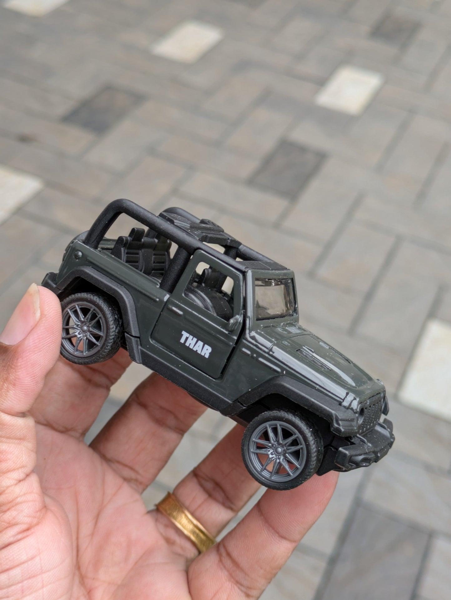 Hot Wheels Thar Model Metal And Plastic Mix Body ( Black )