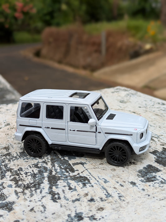 Hot Wheels/Die Cast BENZ G-WAGEN Model Metal And Plast