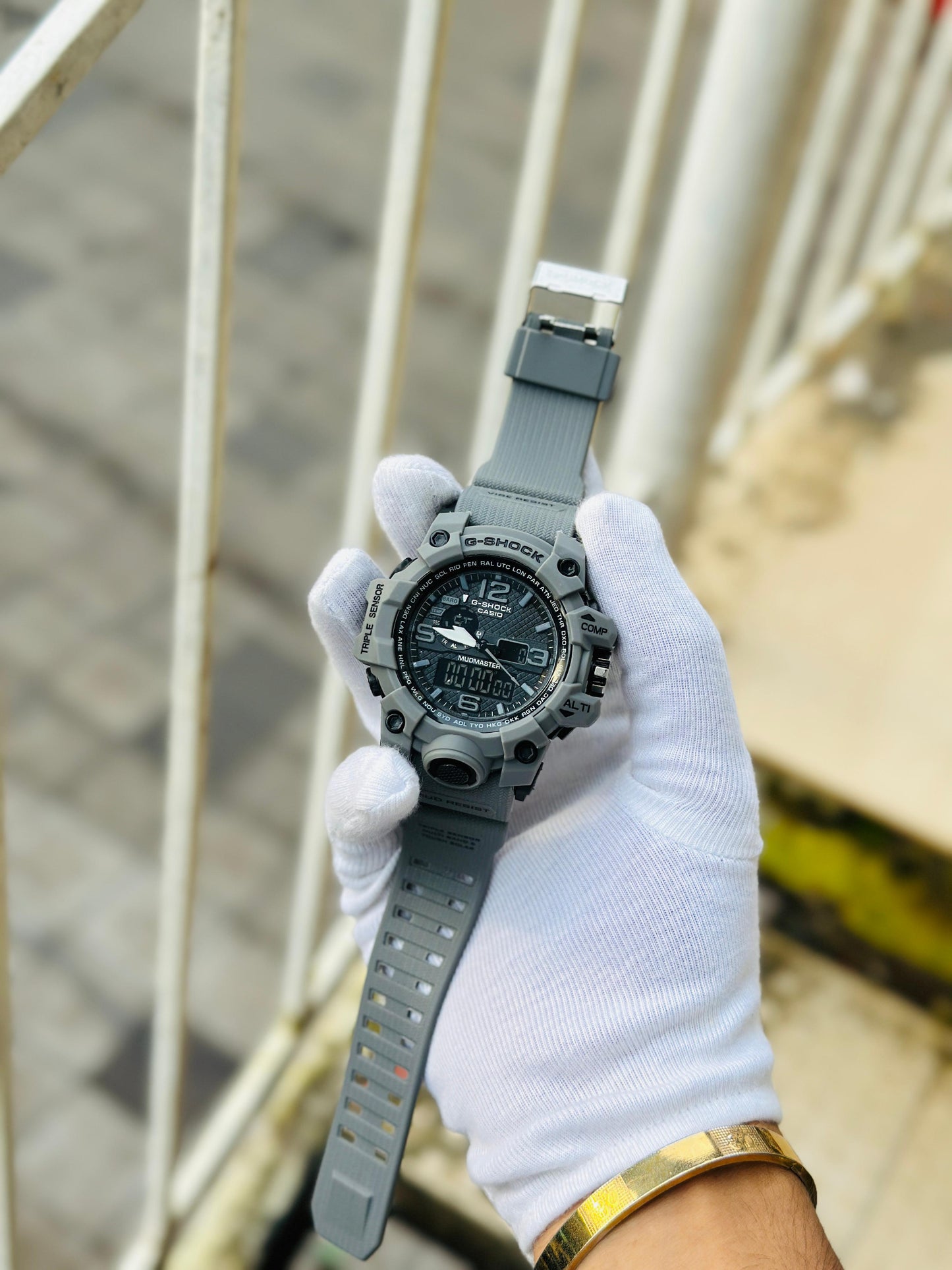 DIGITAL WATCH FOR MEN ROUND DIAL G-SHOCK MODEL