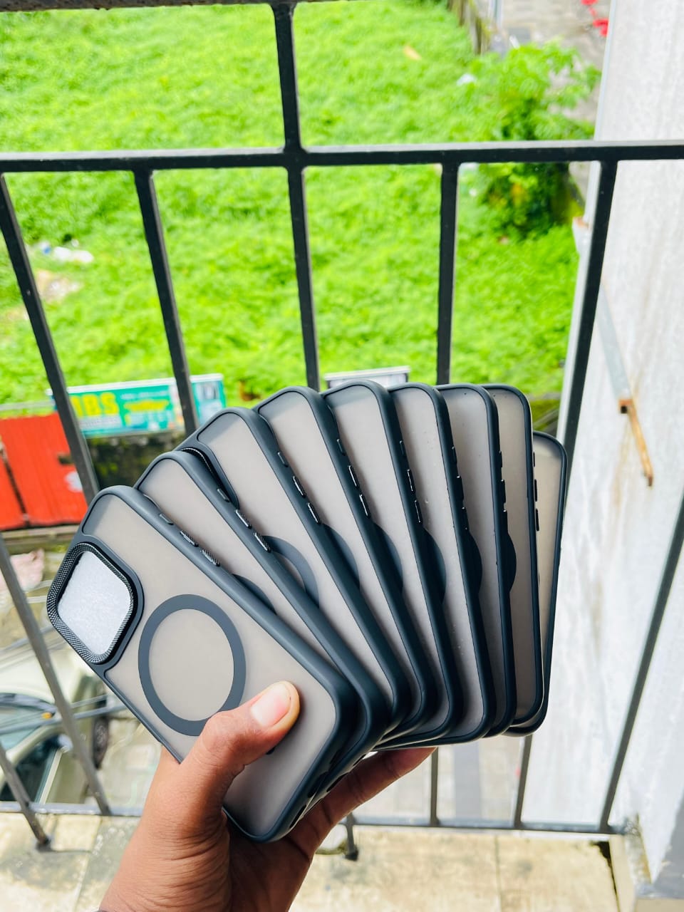 Matel Line Magsafe Case ( black)(pack of 1)