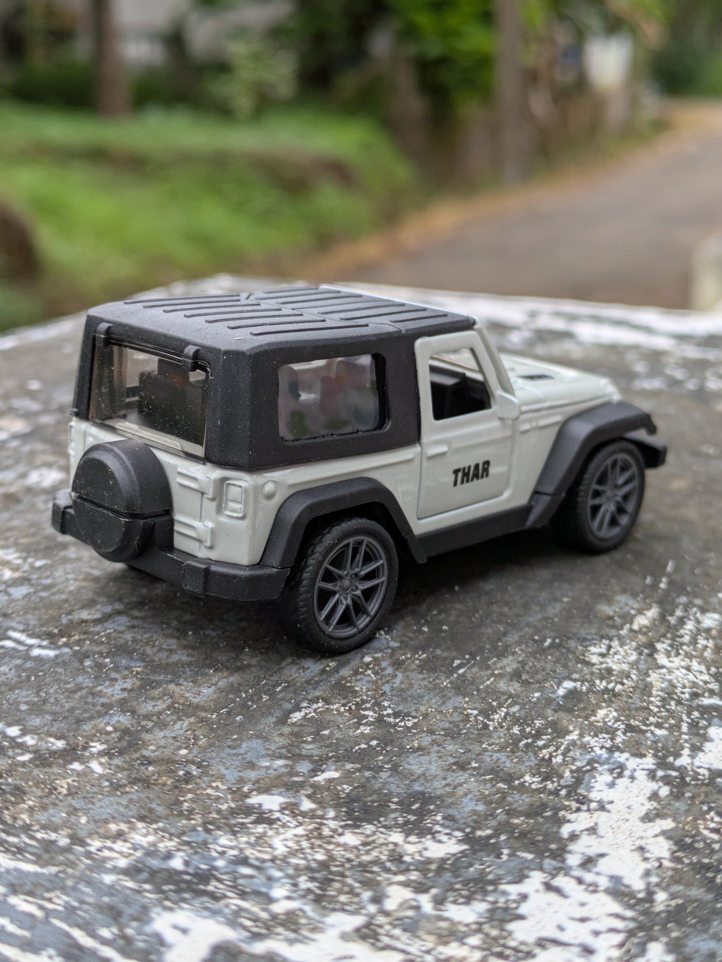 Hot Wheels Thar Model Metal And Plastic Mix Body ( white)