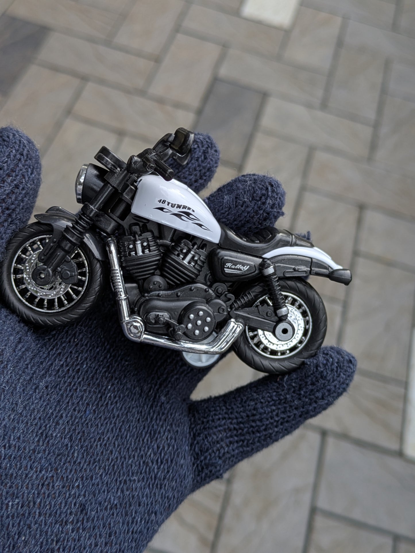 Die-cast Metal Bikes (pack of 1 White )