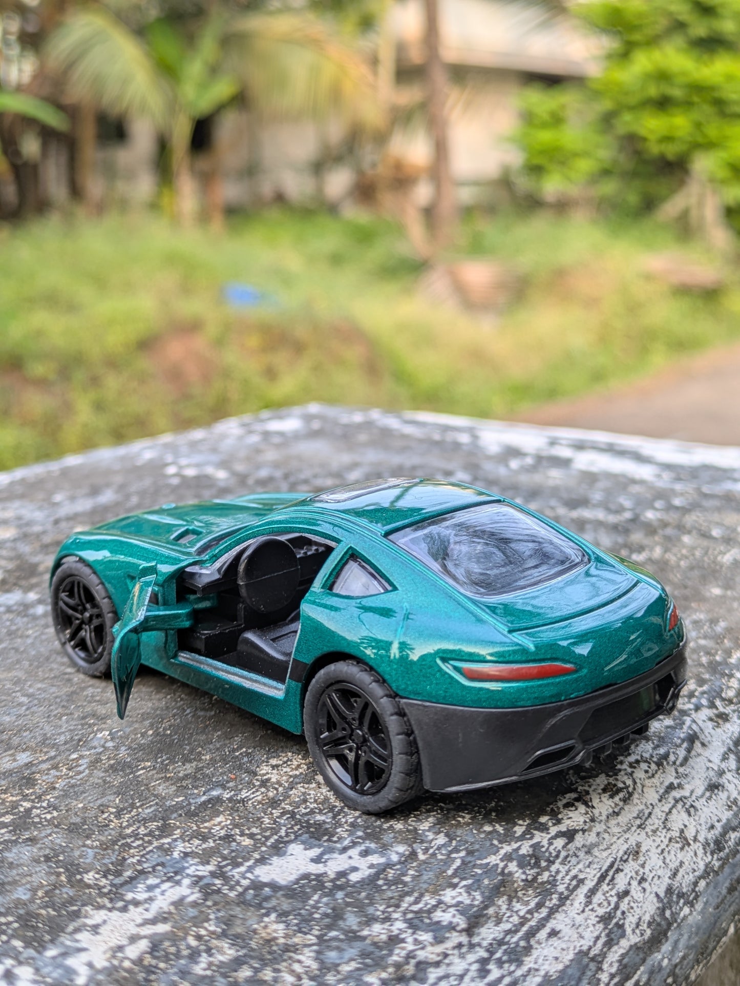 Die-Cast Metal Cars Scale Model Door Openable