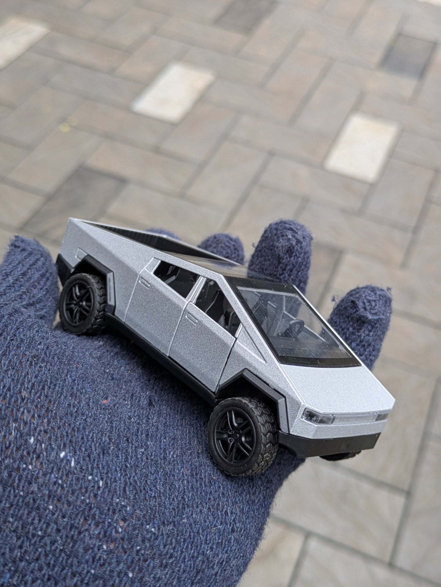 Die-cast Model Metal Body Tesla Cyber Truck Door Openable