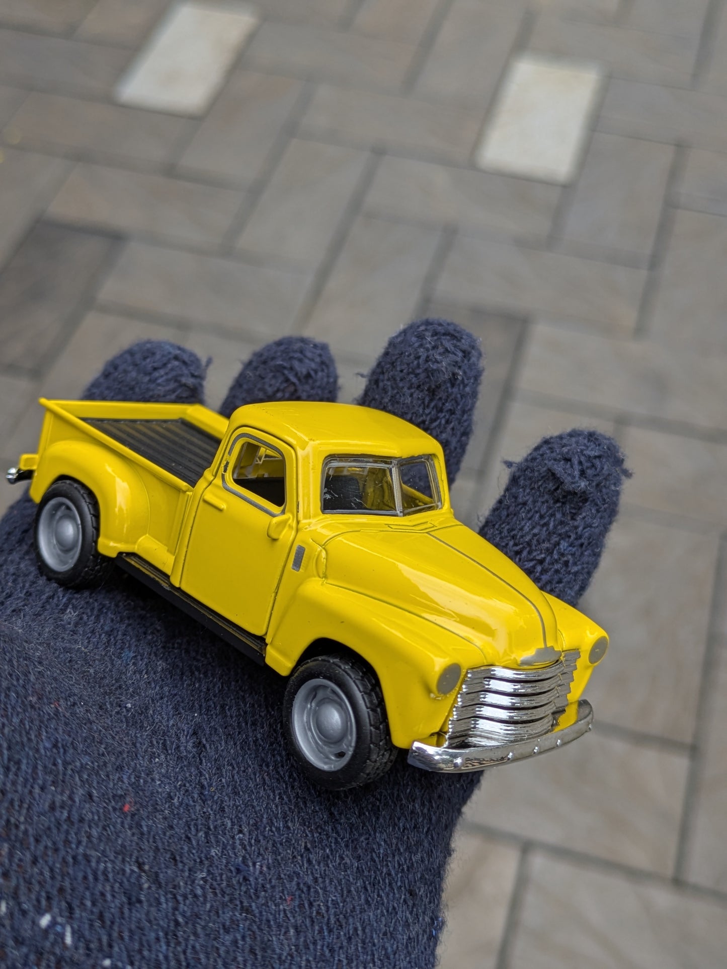 Die-cast Model Metal Body Classic Pickup Truck Door Openable