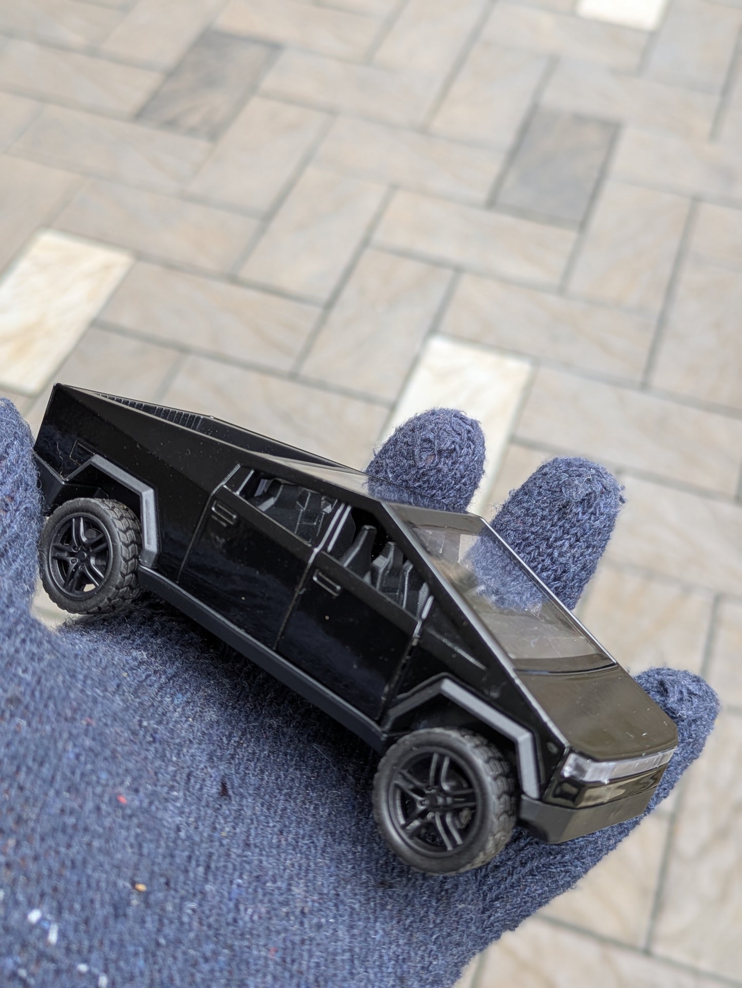 Die-cast Model Metal Body Tesla Cyber Truck Door Openable