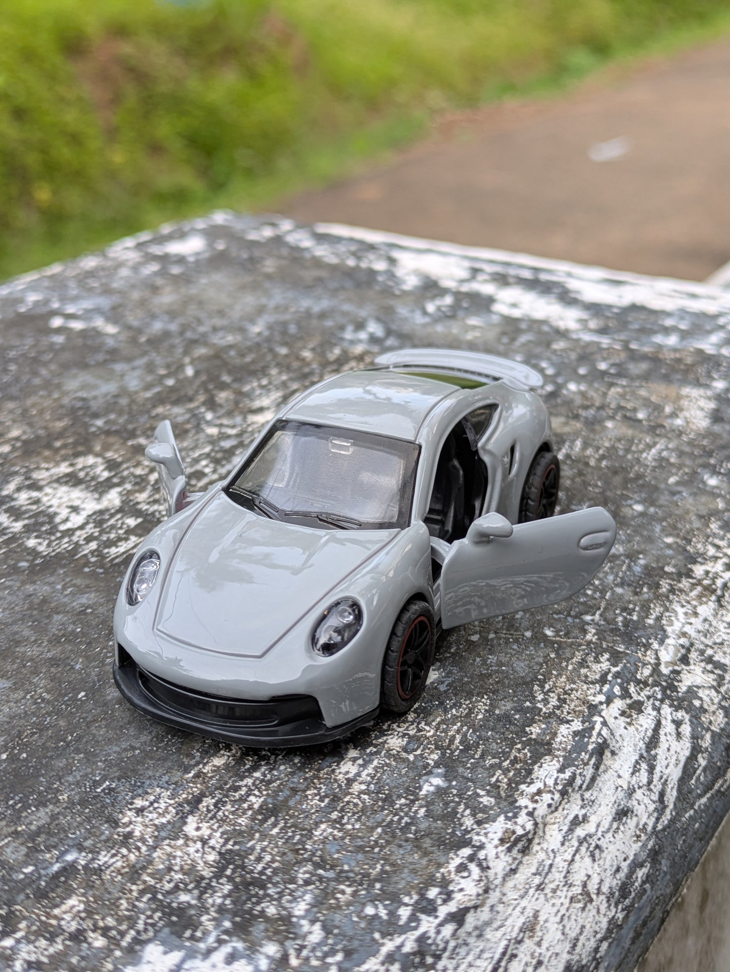 Die-cast Model Metal Body Door Openable (Gray)
