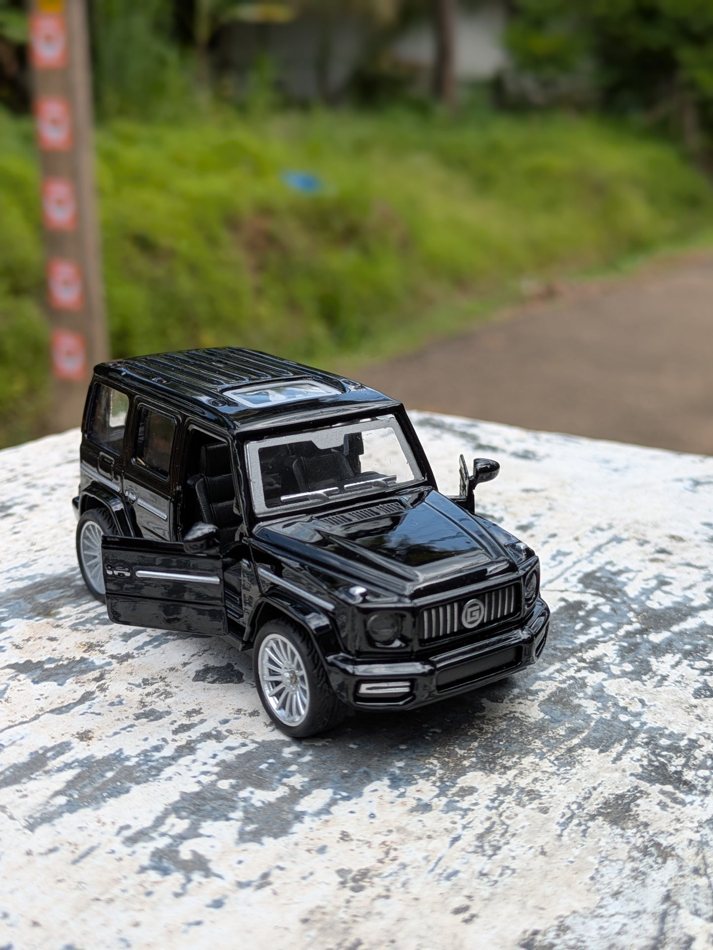 Hot Wheels/Die Cast BENZ G-WAGEN Model Metal And Plast