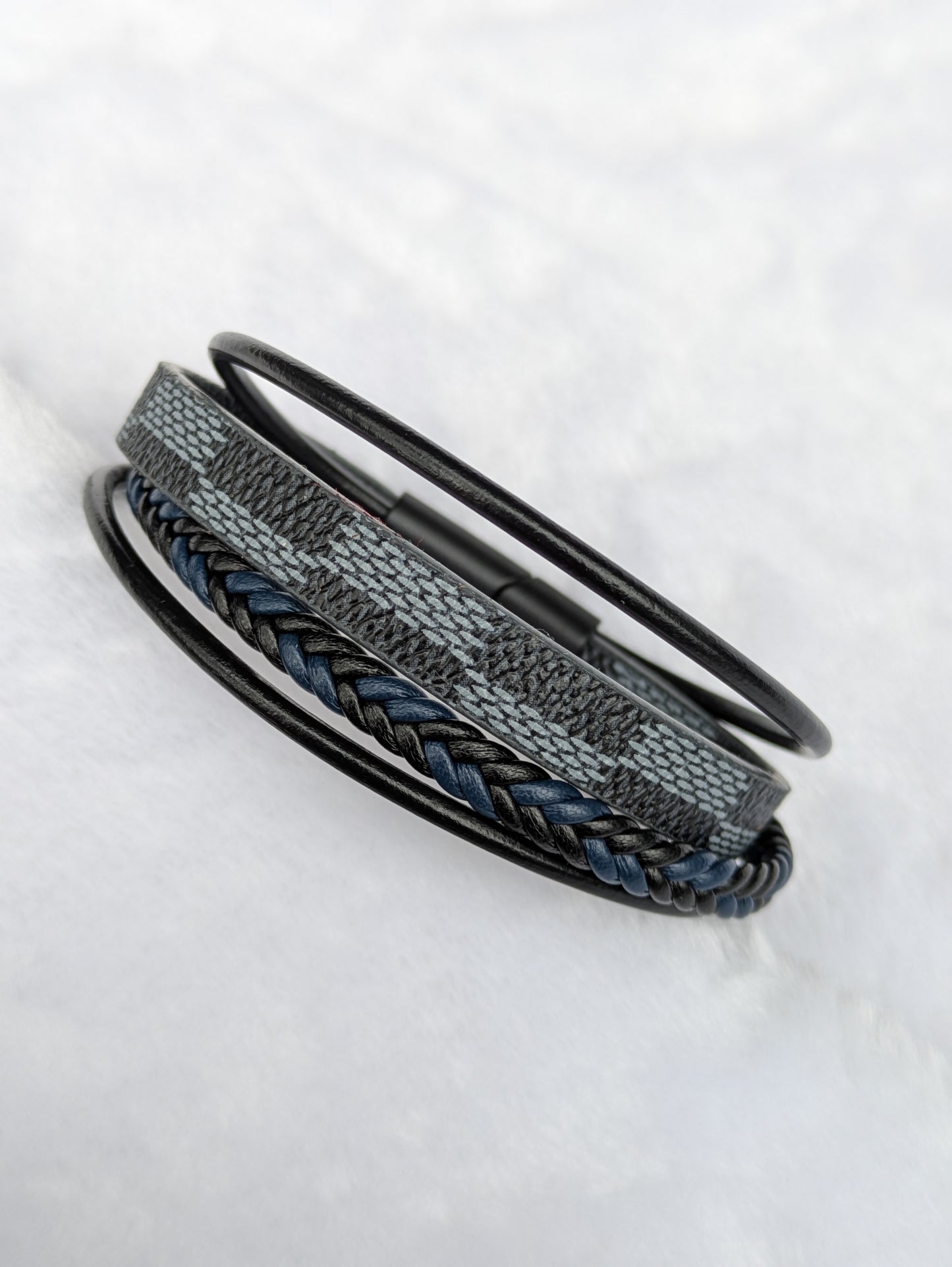 Gents Leather Bracelet With Magnetic Buckles Free Size