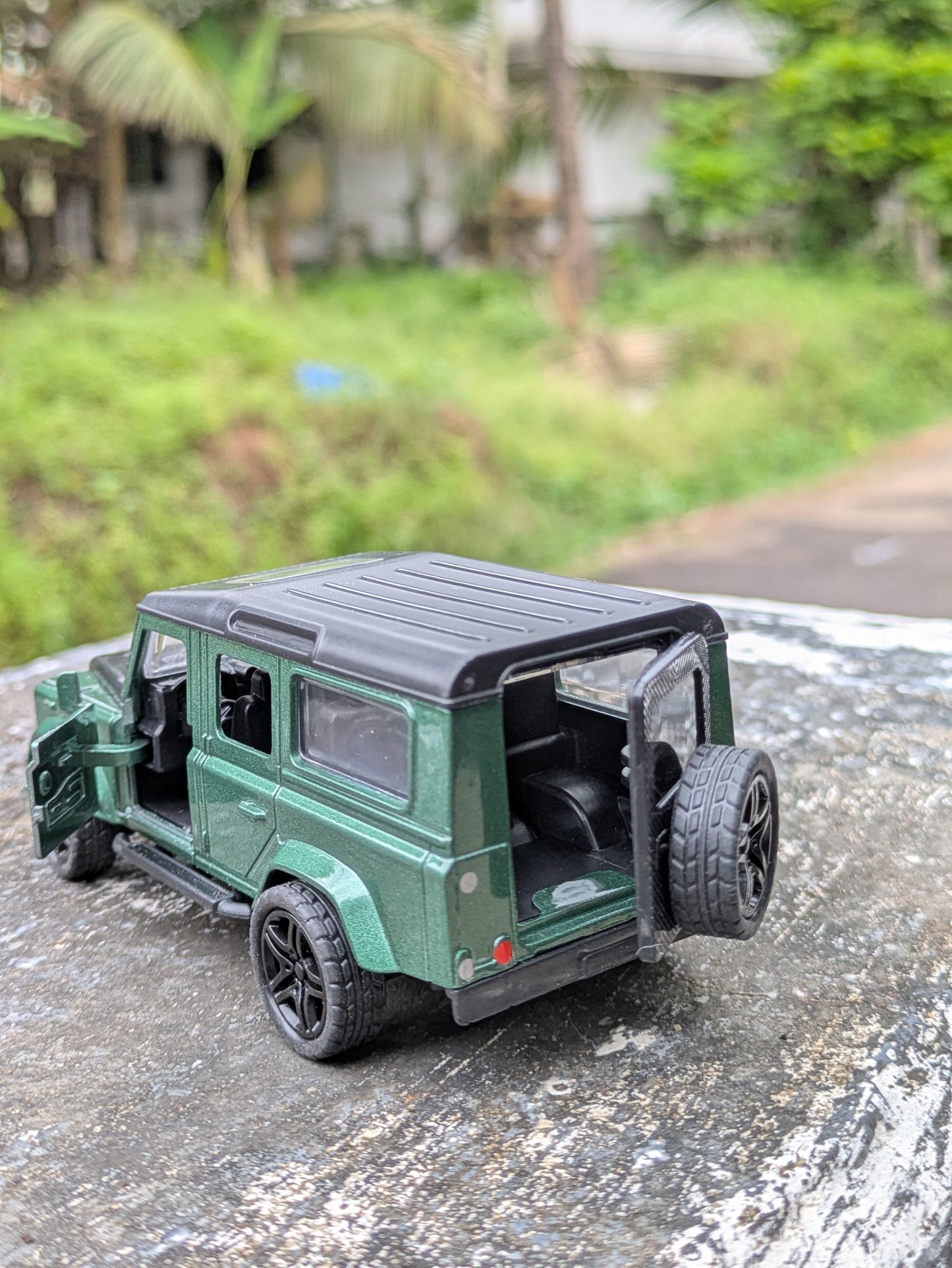 Die-cast Model Metal Body Door Openable