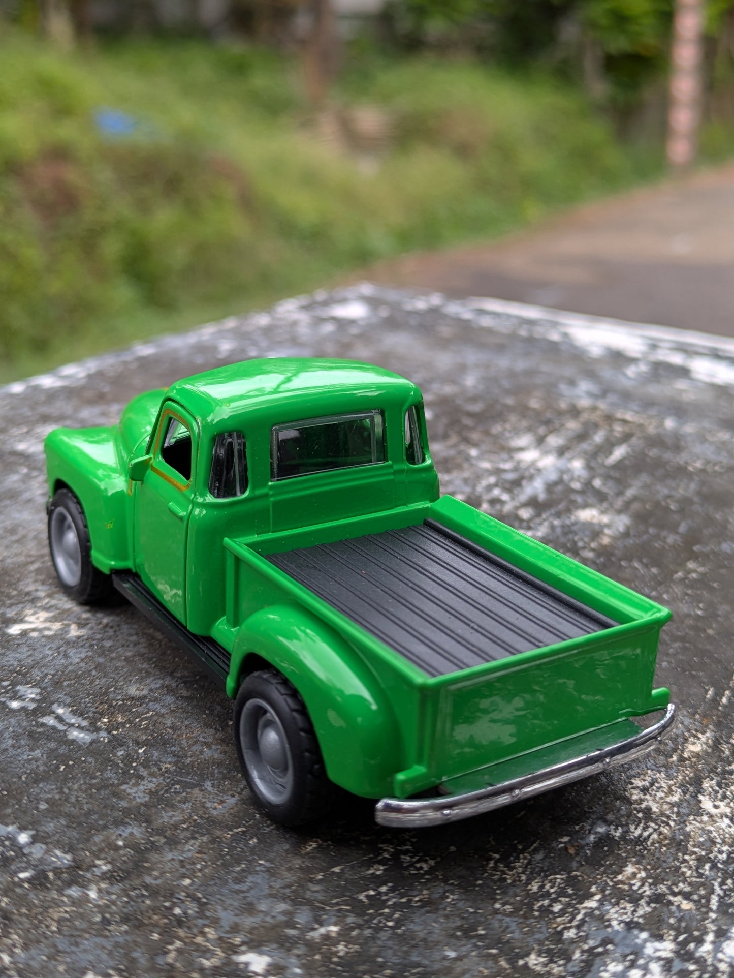 Die-cast Model Metal Body Classic Pickup Truck Door Openable
