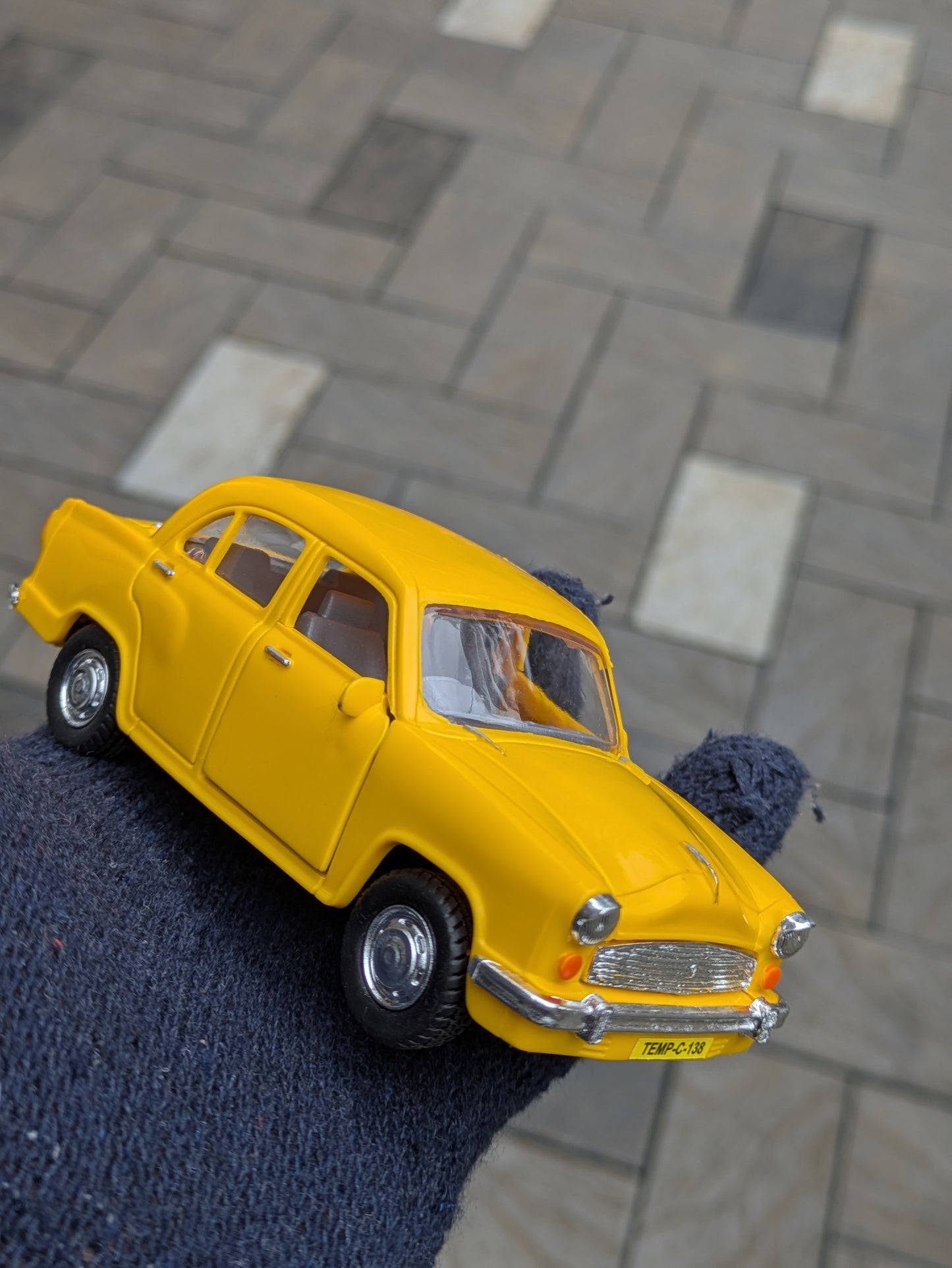 Die-cast Model Ambassador Hard Plastic Body Door Openable