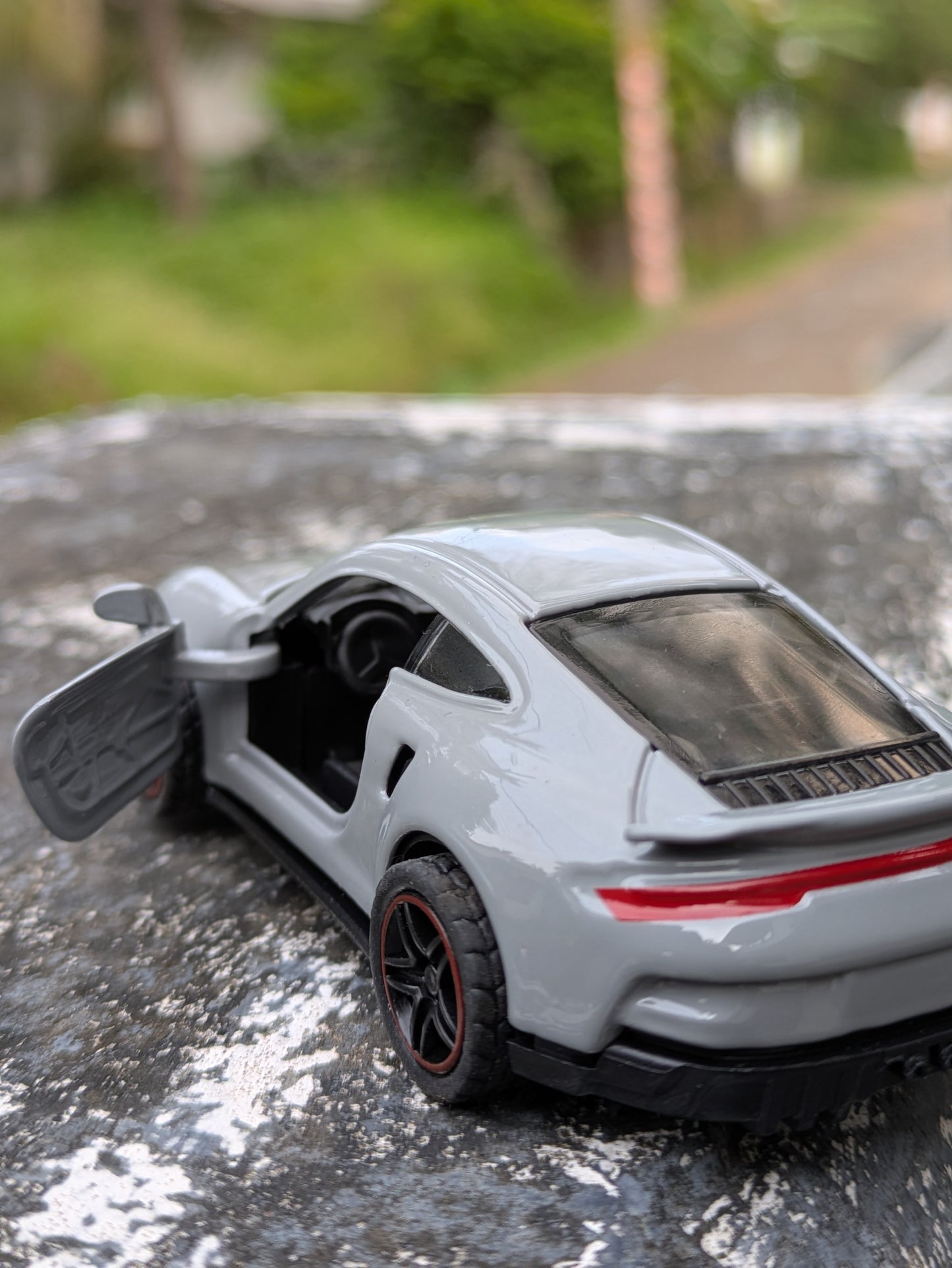 Die-cast Model Metal Body Door Openable (Gray)