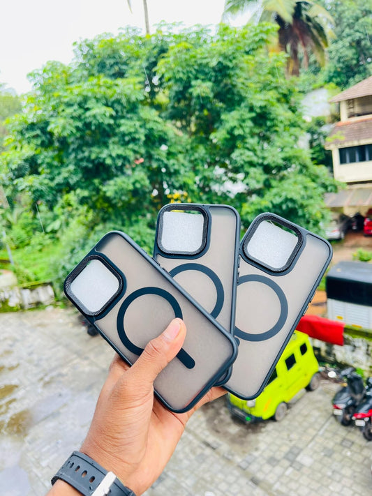 Matel Line Magsafe Case ( black)(pack of 1)