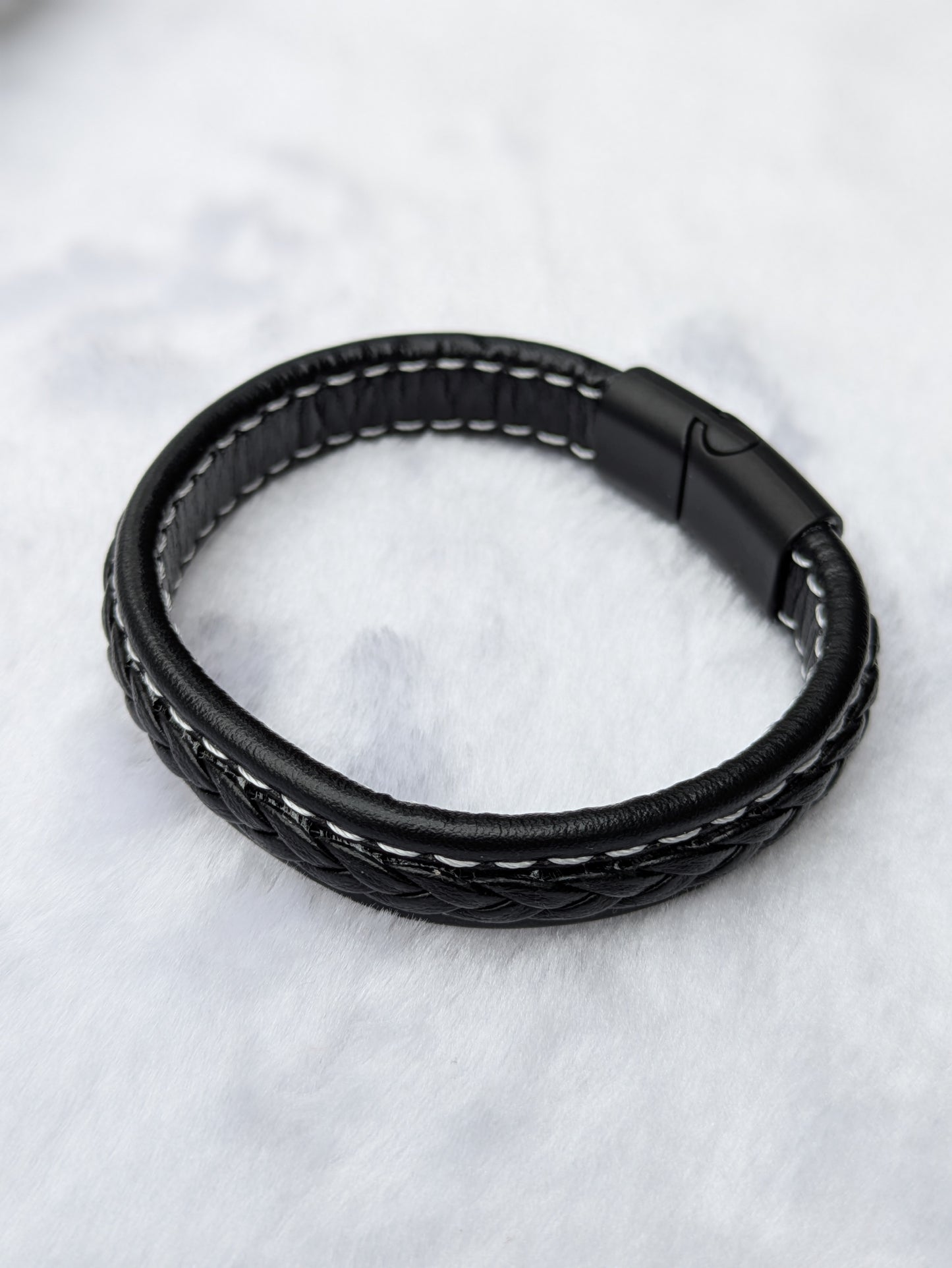 Gents Leather Bracelet With Magnetic Buckles Free Size