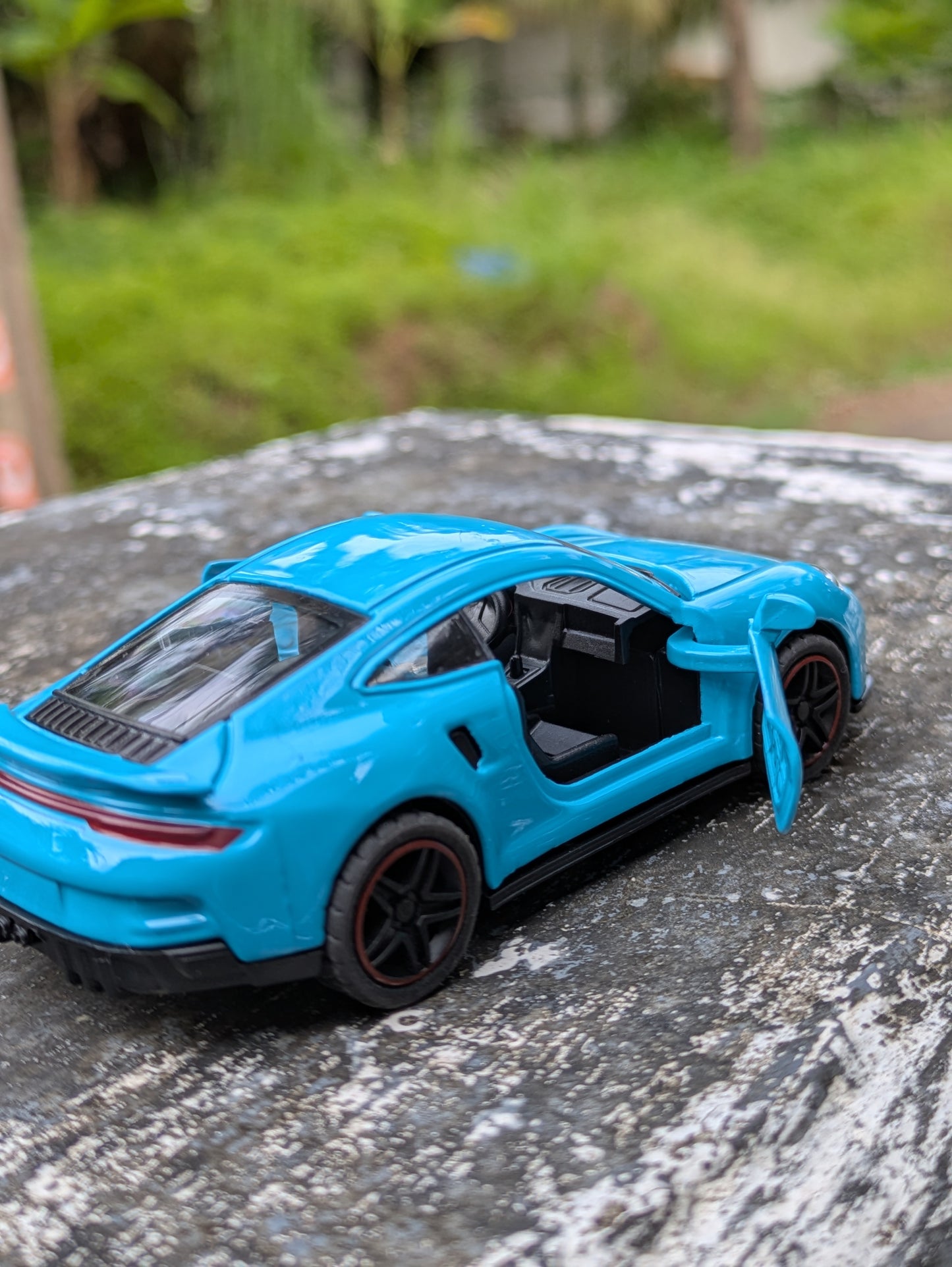 Die-cast Model Metal Body Door Openable (Blue)