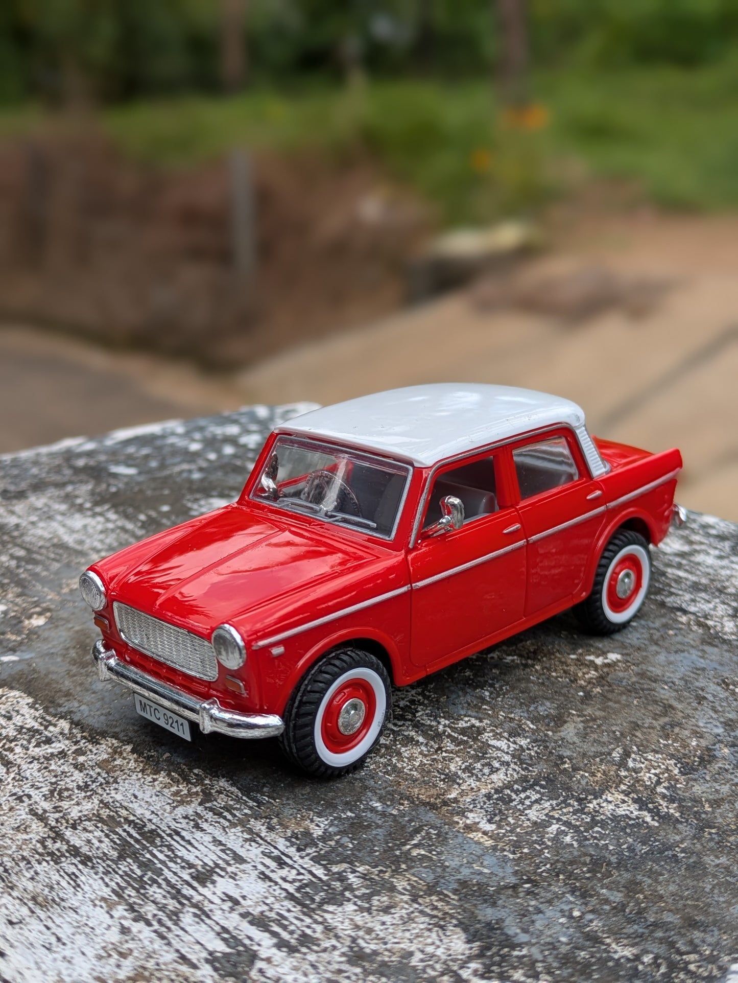 Die-cast Model Premier Padmini Hard Plastic Body Door Openable
