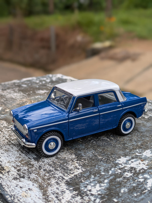 Die-cast Model Premier Padmini Hard Plastic Body Door Openable