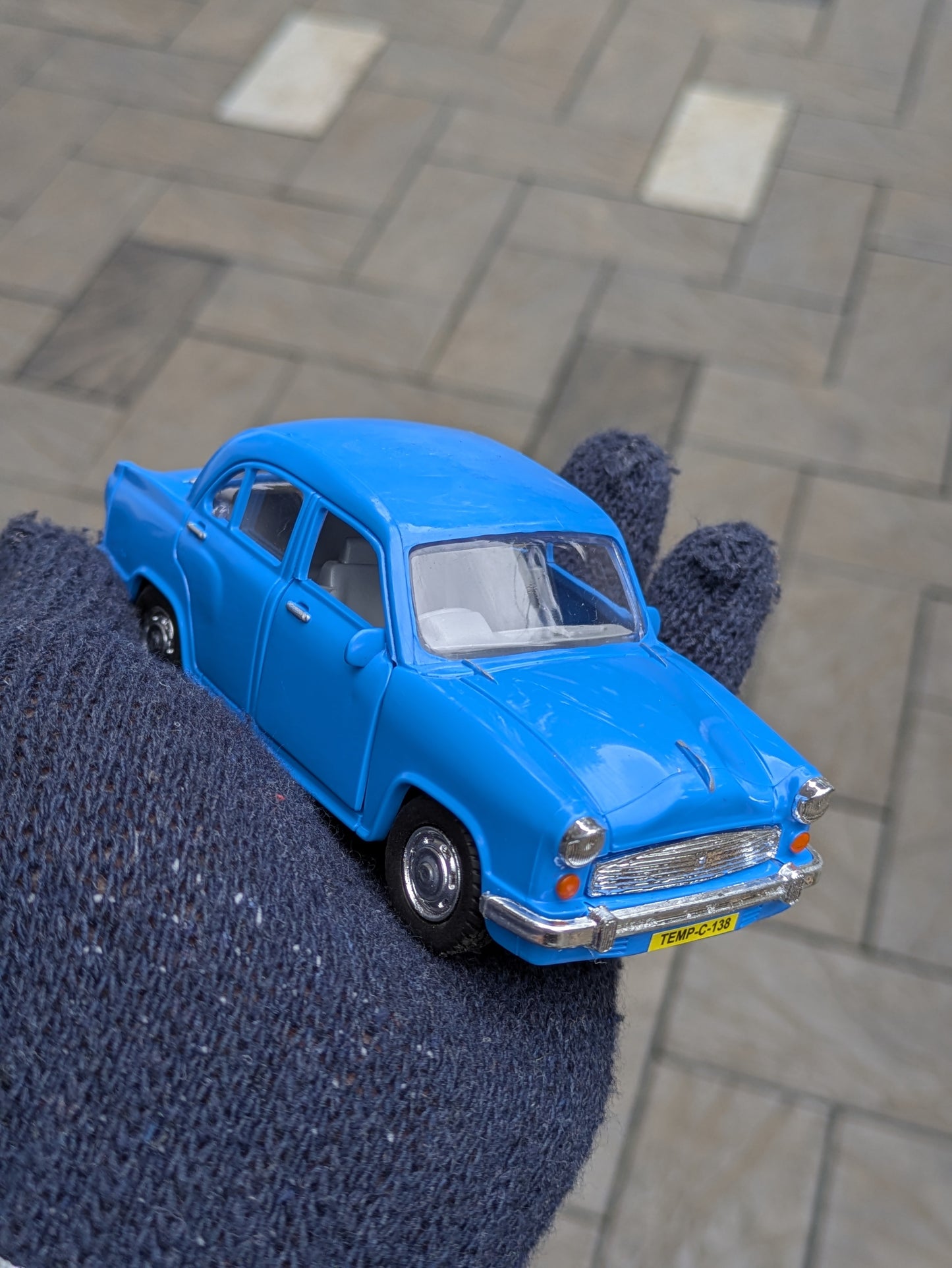 Die-cast Model Ambassador Hard Plastic Body Door Openable