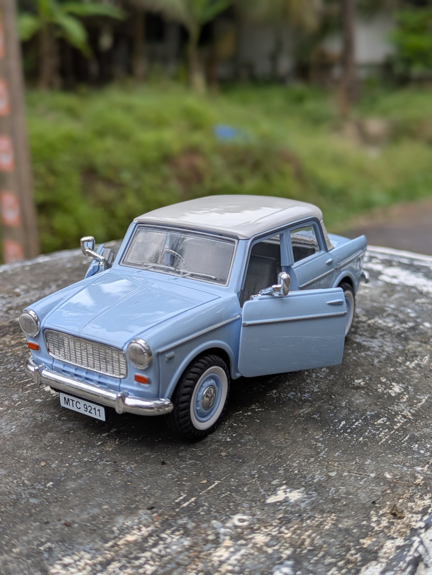 Die-cast Model Premier Padmini Hard Plastic Body Door Openable