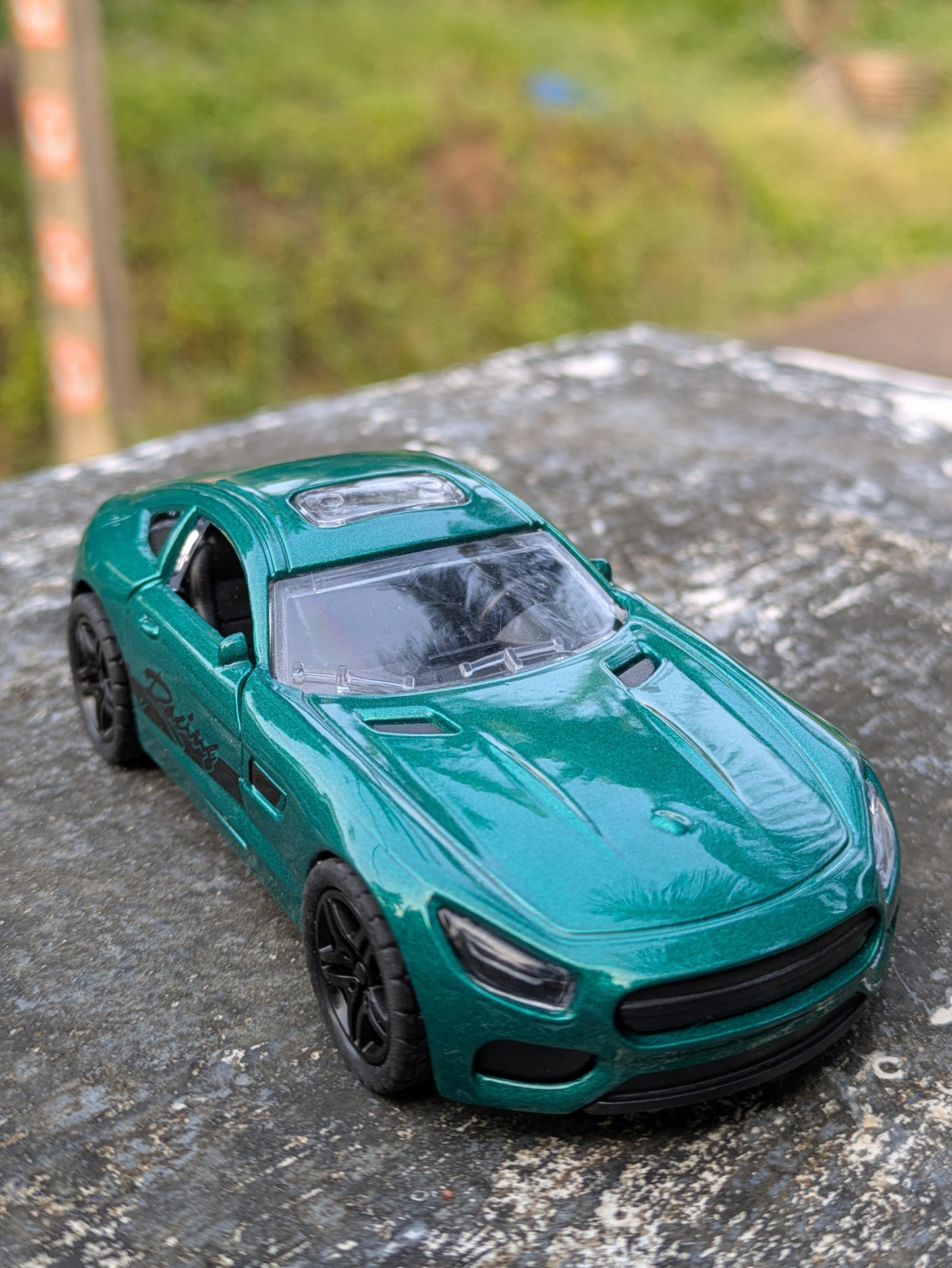 Die-Cast Metal Cars Scale Model Door Openable