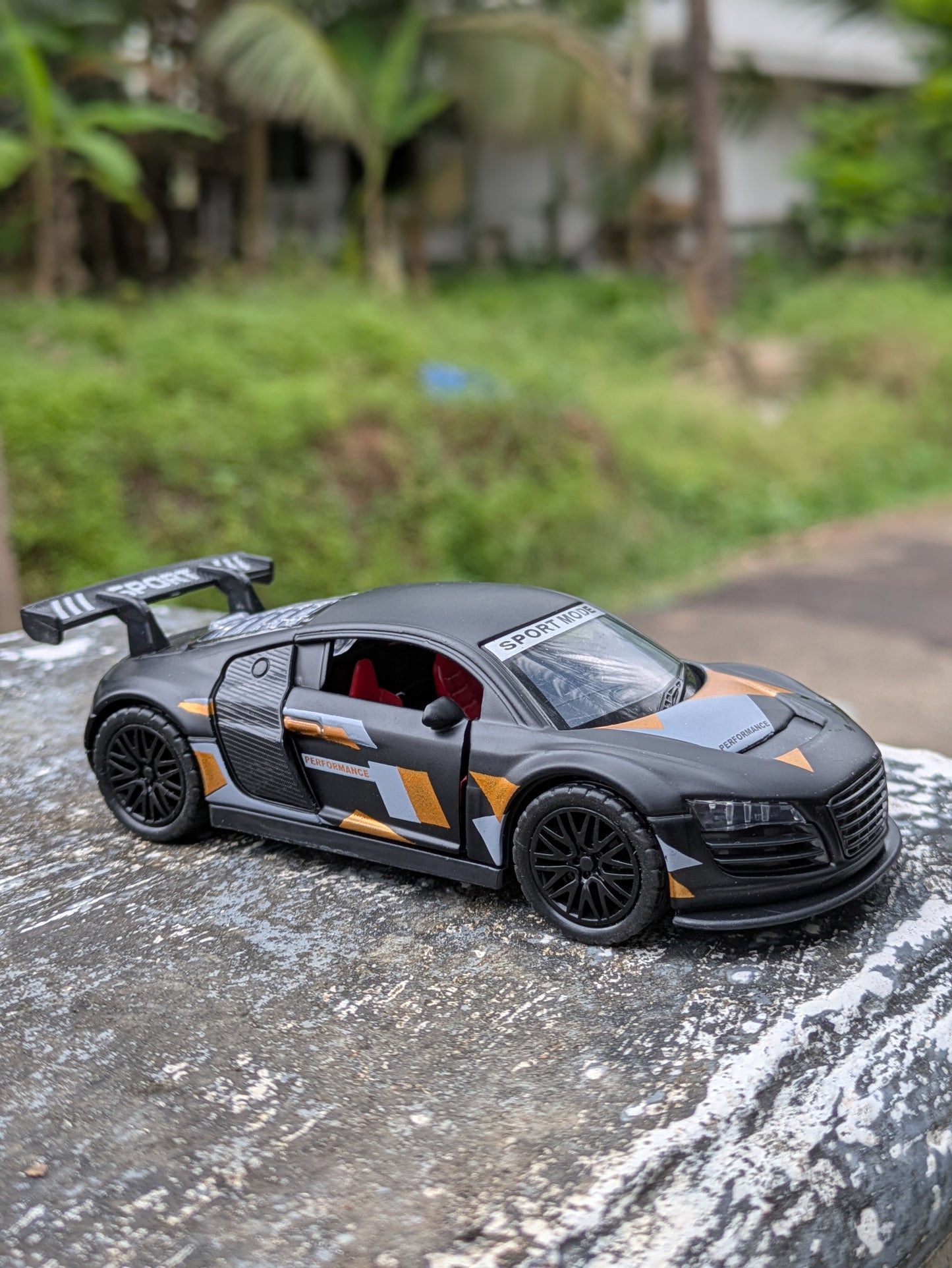 Die-cast Model Metal Body Door Openable