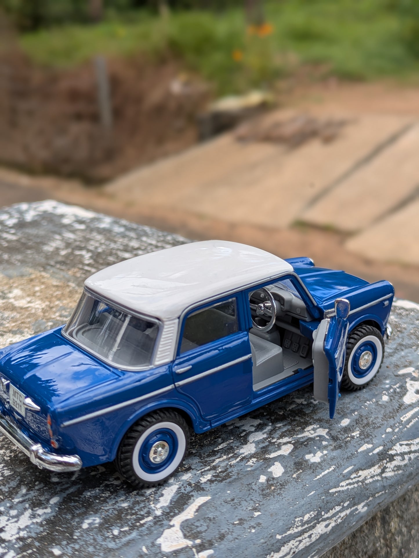 Die-cast Model Premier Padmini Hard Plastic Body Door Openable