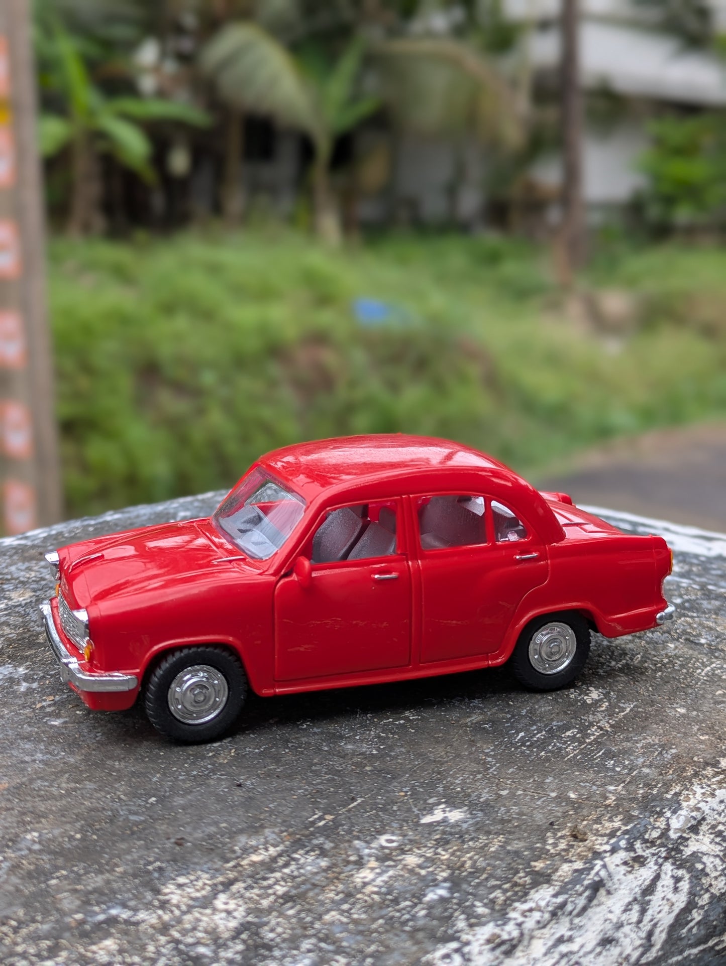 Die-cast Model Ambassador Hard Plastic Body Door Openable