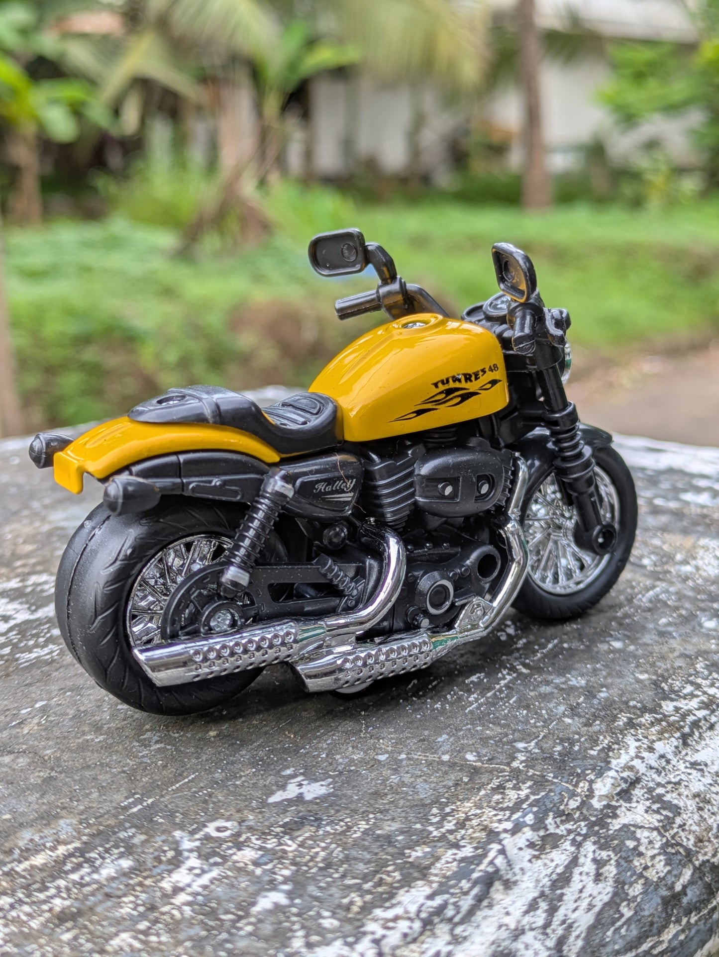 Die-cast Metal Bikes (pack of 1 Yellow)