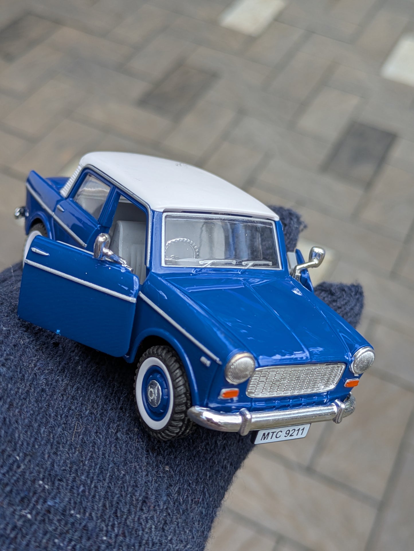 Die-cast Model Premier Padmini Hard Plastic Body Door Openable