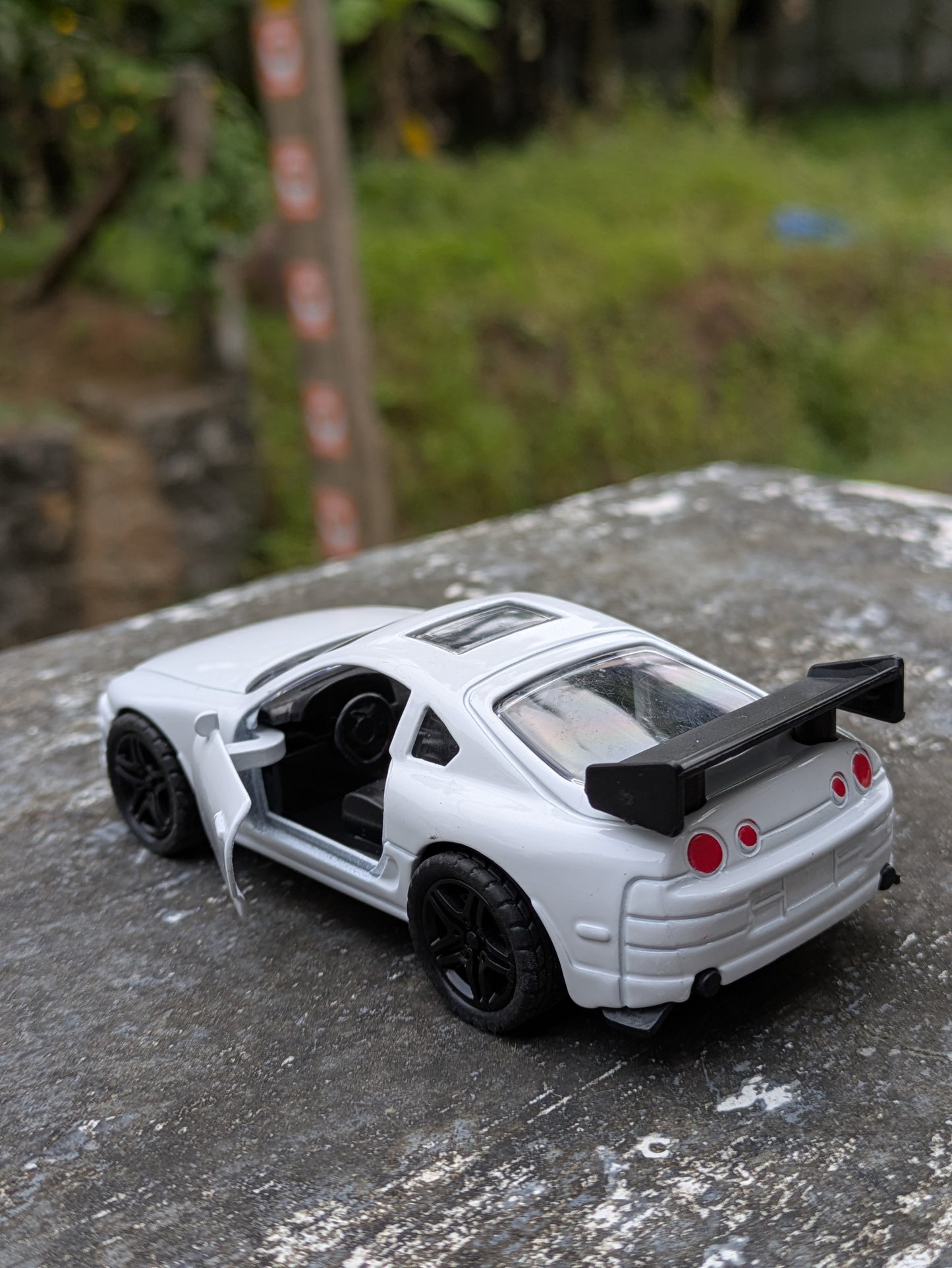 Die-cast Model Metal Body Door Openable