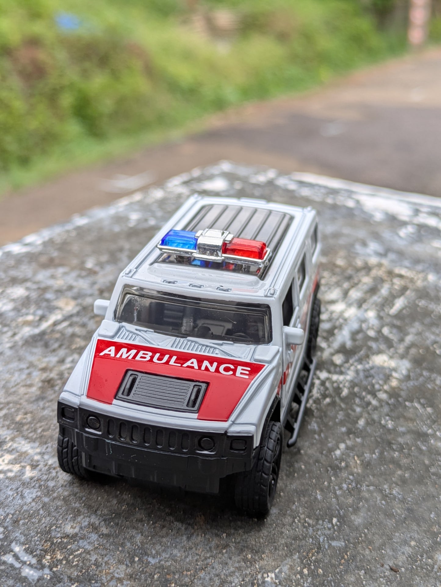 Die-cast Model Metal Body Ambulance Vehicle Door Openable