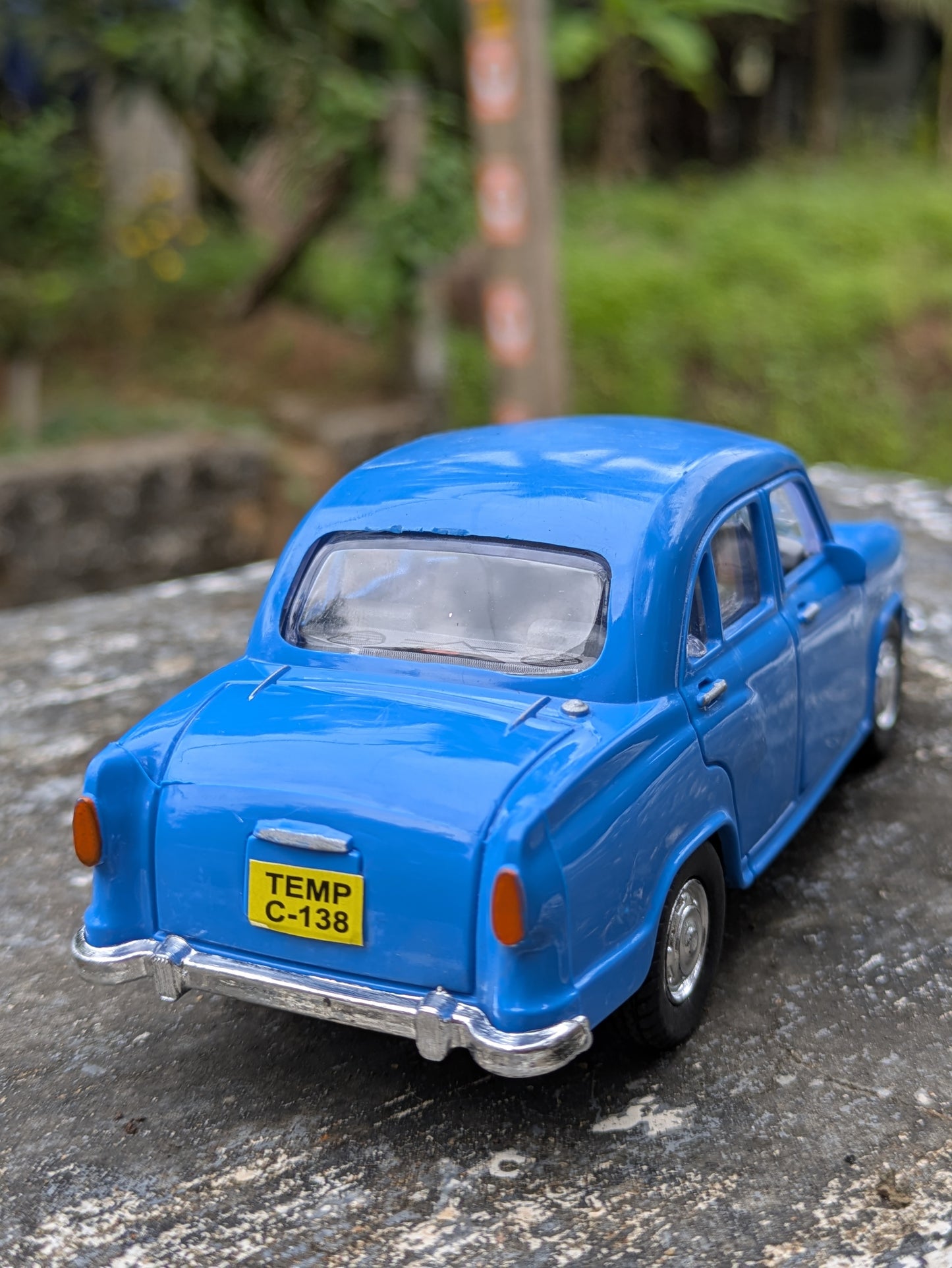 Die-cast Model Ambassador Hard Plastic Body Door Openable