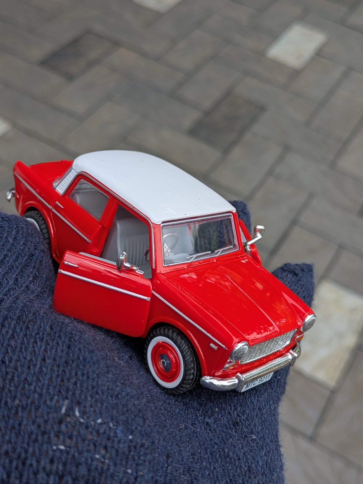 Die-cast Model Premier Padmini Hard Plastic Body Door Openable