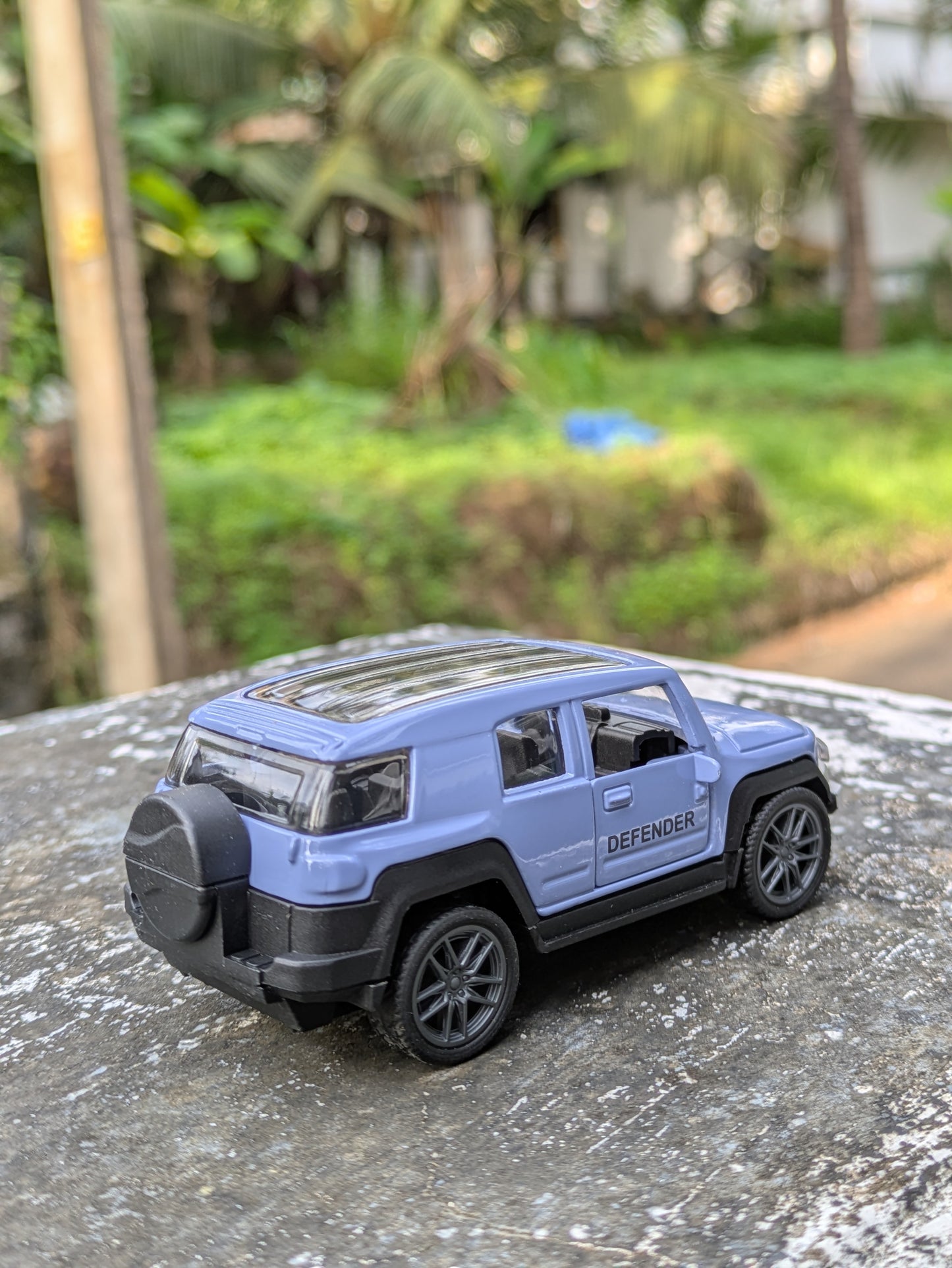 Hot Wheels/Die Cast Diffender Model Metal And Plastic Mix Body ( Blue )