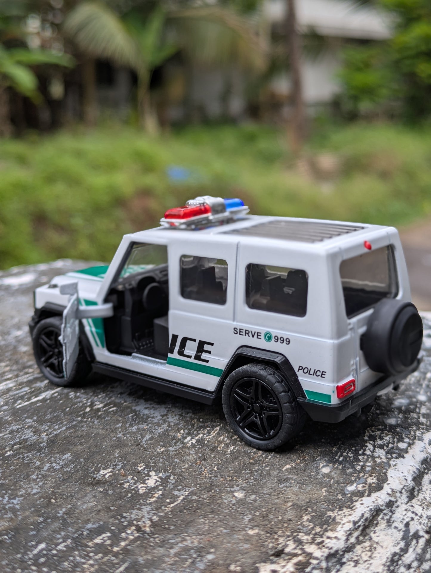 Die-cast Model Metal Body Police Vehicle Door Openable