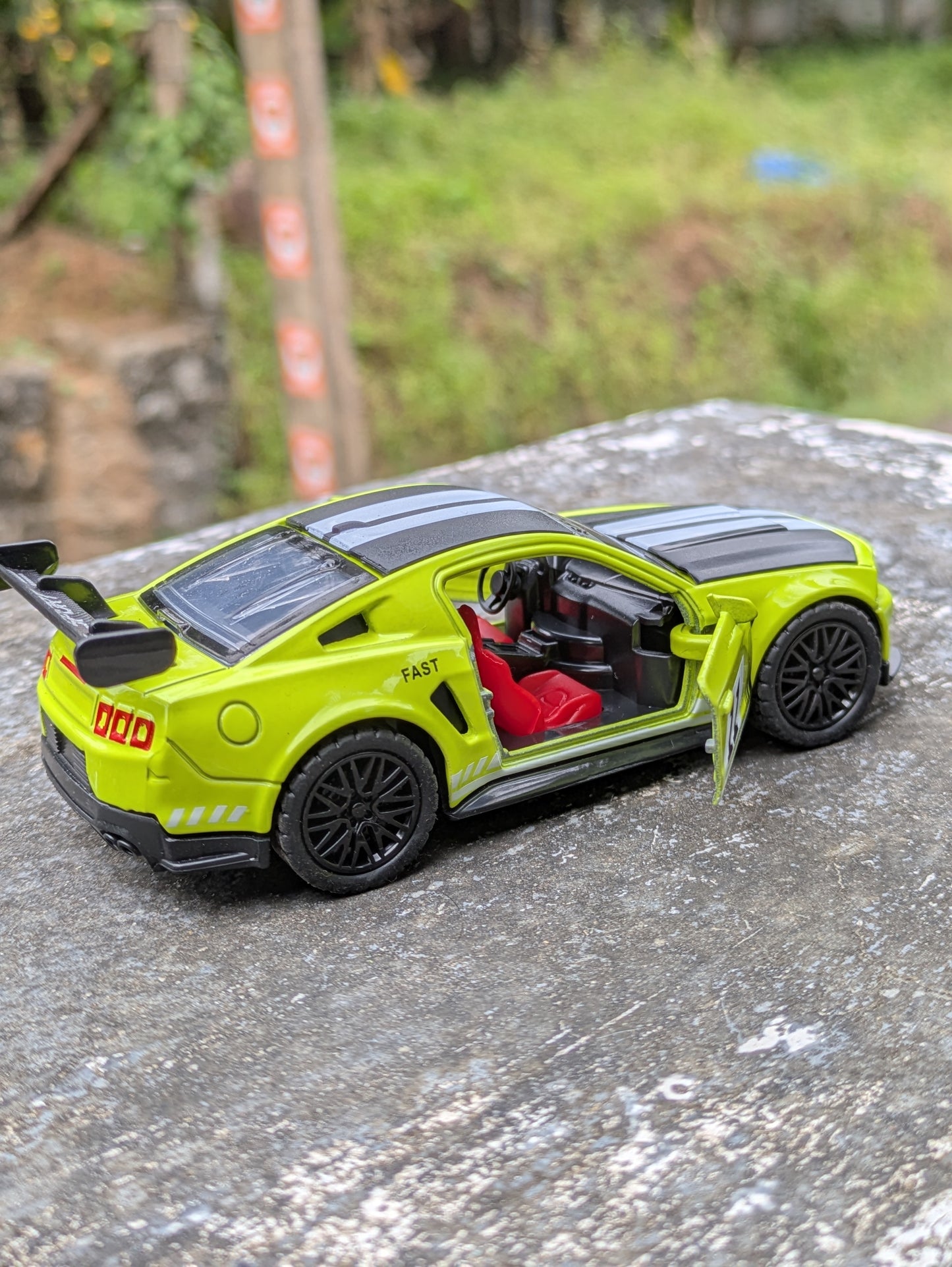 Die-cast Model Metal Body Door Openable