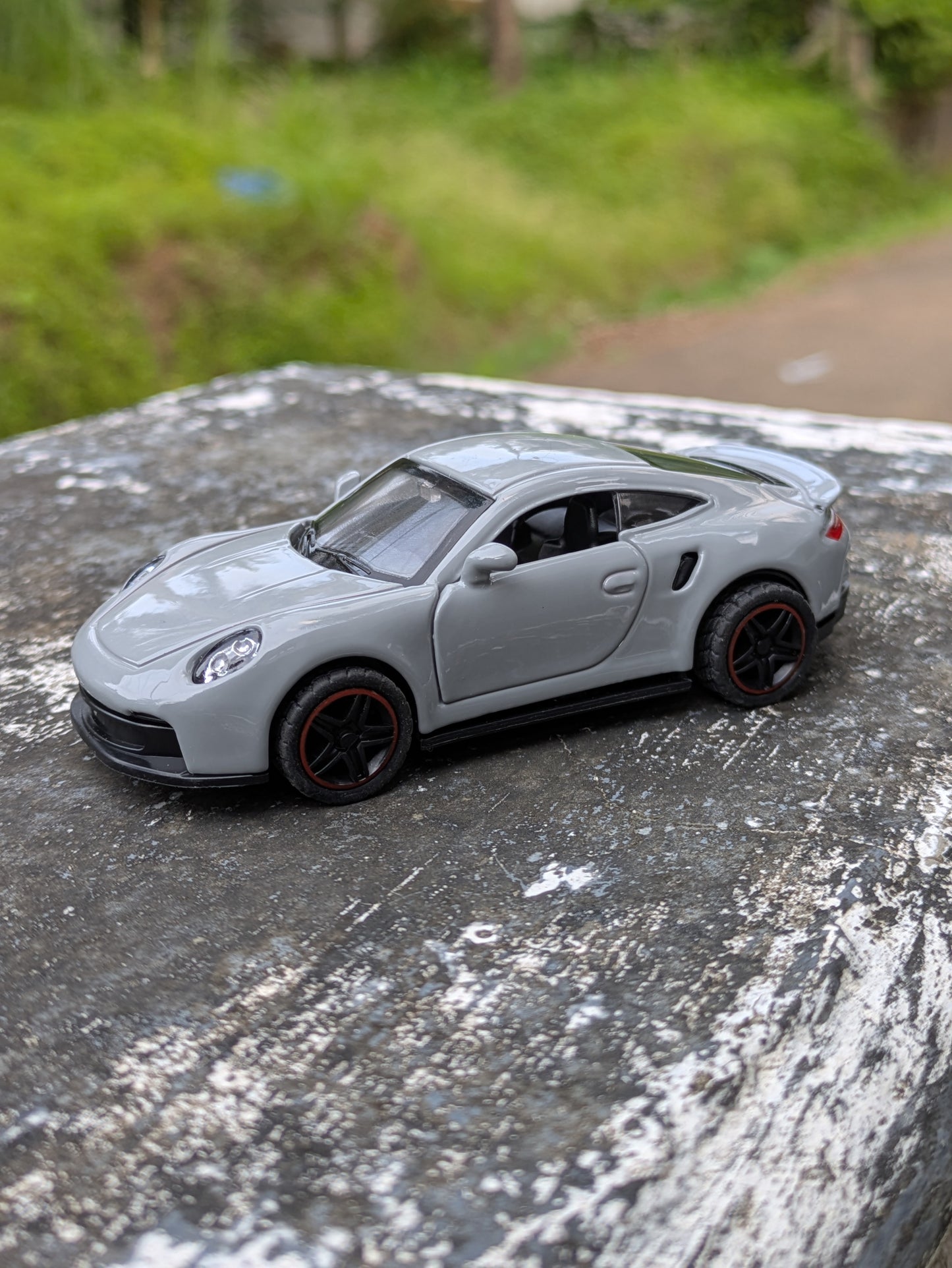 Die-cast Model Metal Body Door Openable (Gray)