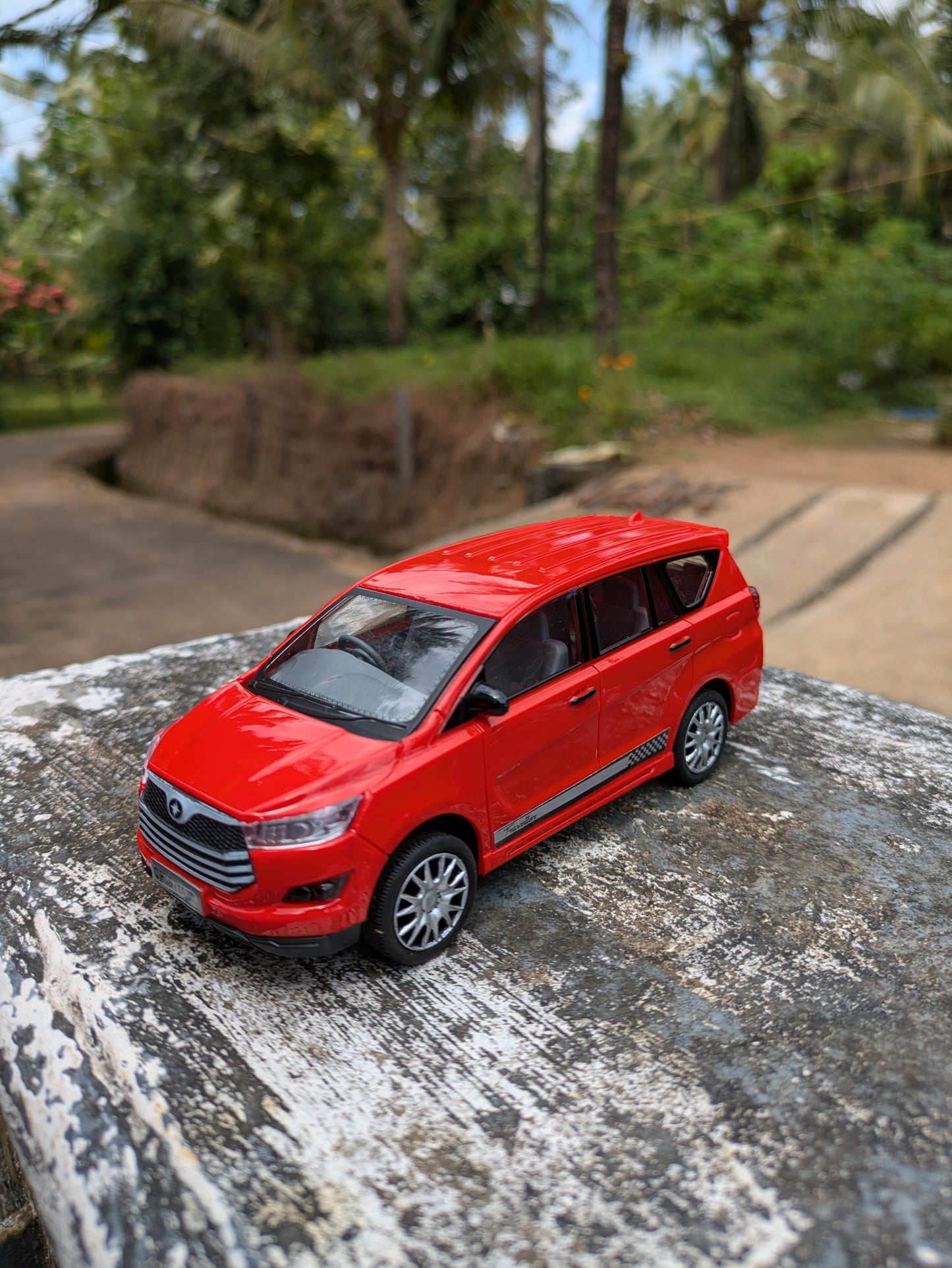 Die-cast Model Innova Crysta Hard Plastic Body Door Not Openable