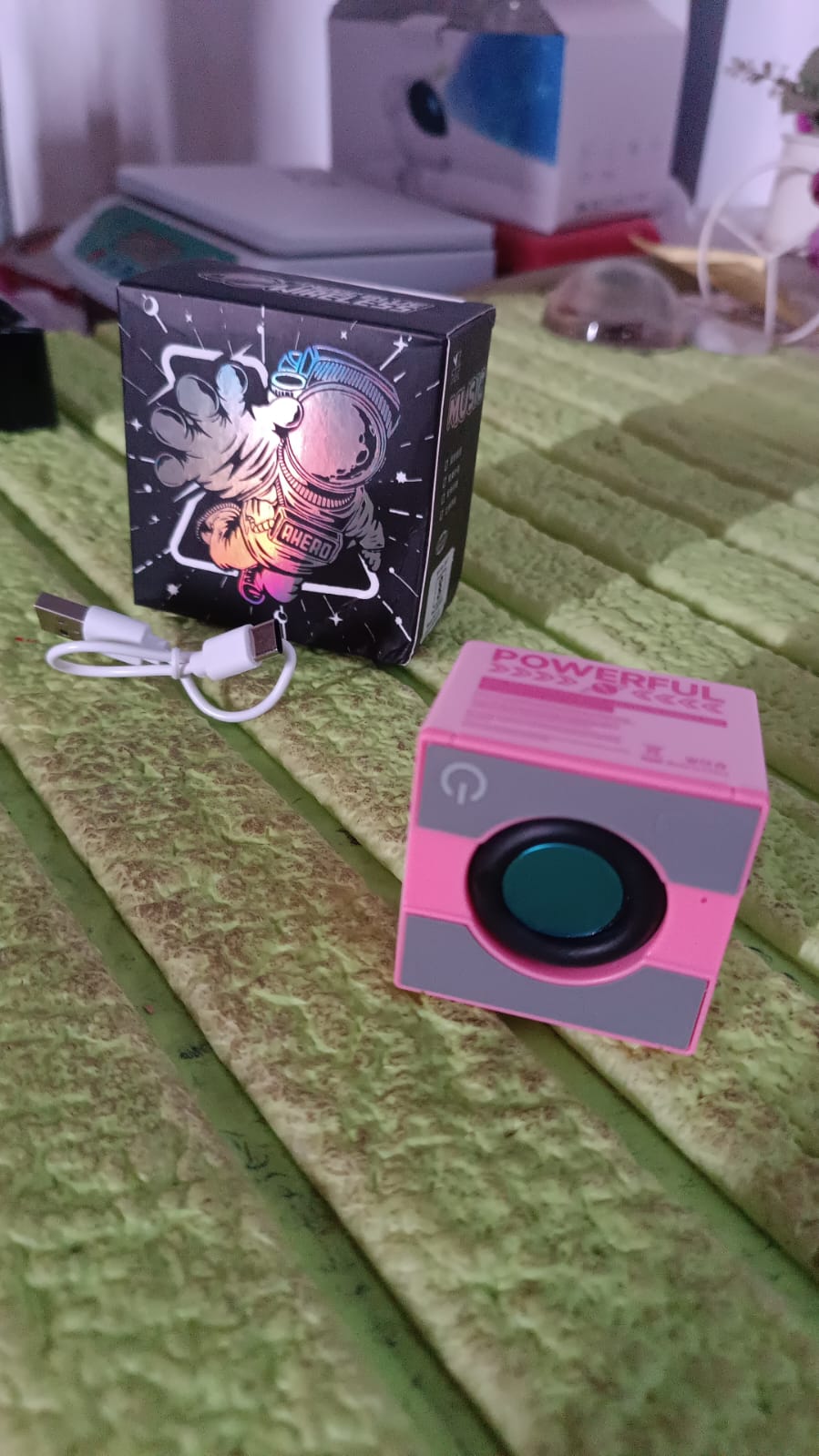 Mini Portable Square TidePlay Wireless Bluetooth Speaker Alloy Material HD Sound 5 W Bluetooth Speaker