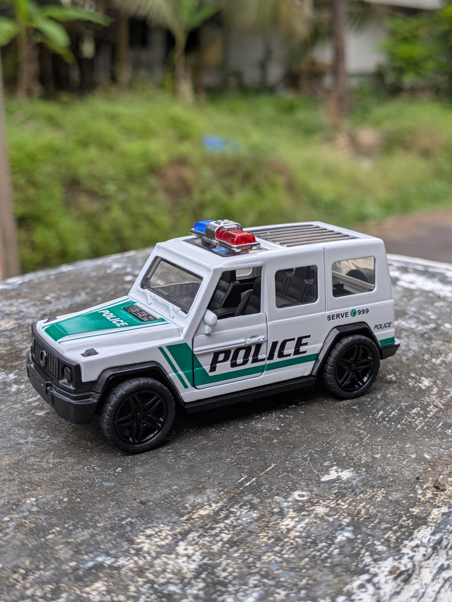Die-cast Model Metal Body Police Vehicle Door Openable